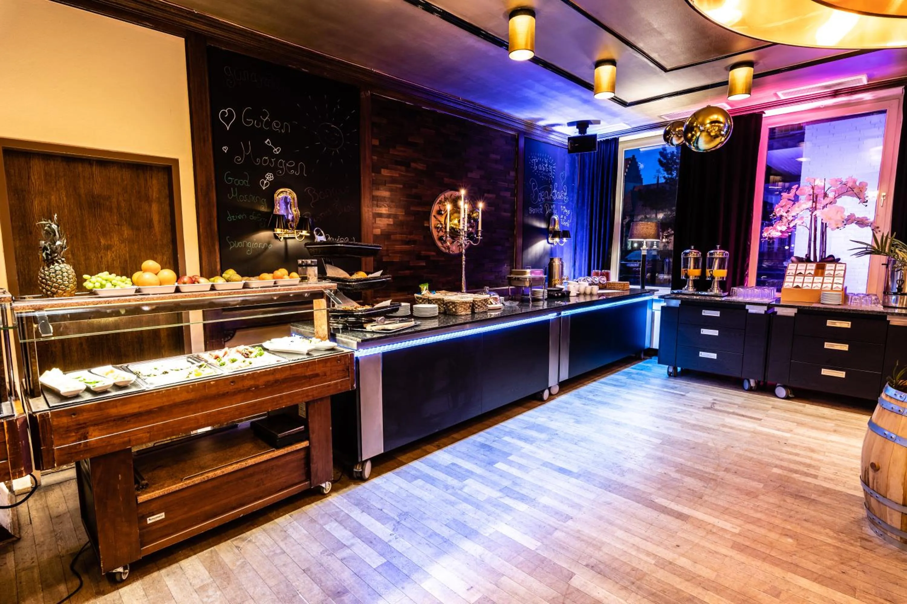 Breakfast in Akzent Hotel Tietmeyer & Cross Side