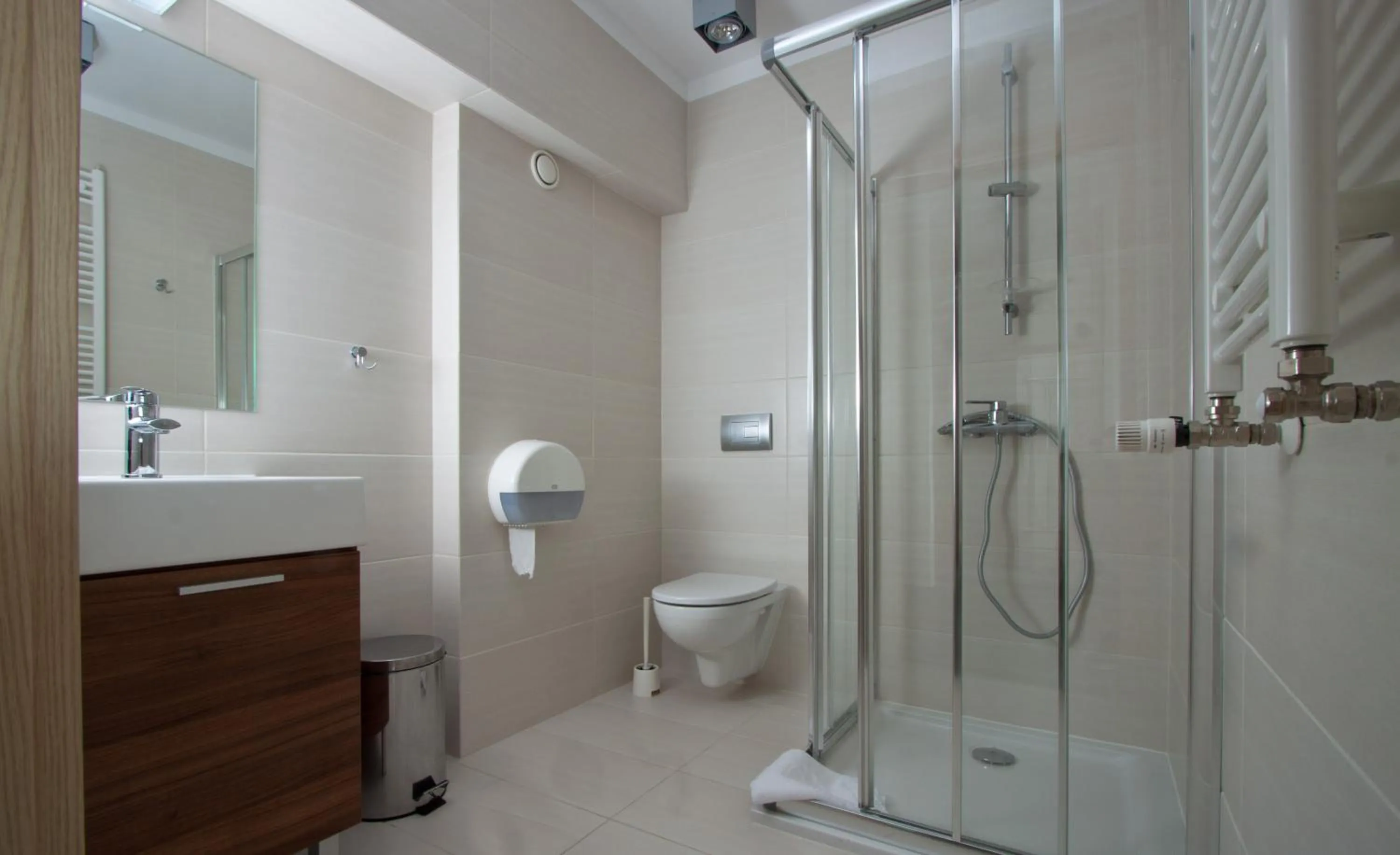 Bathroom in Sanatorium Równica