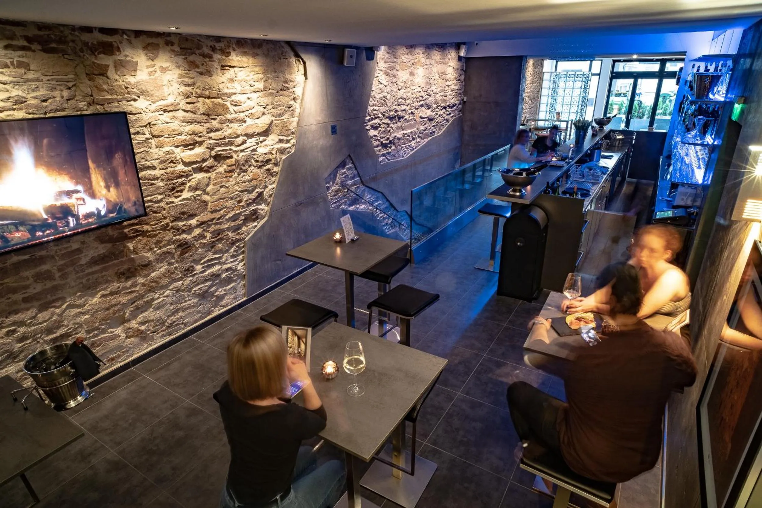 Restaurant/places to eat in ALFA Hotel - Superior