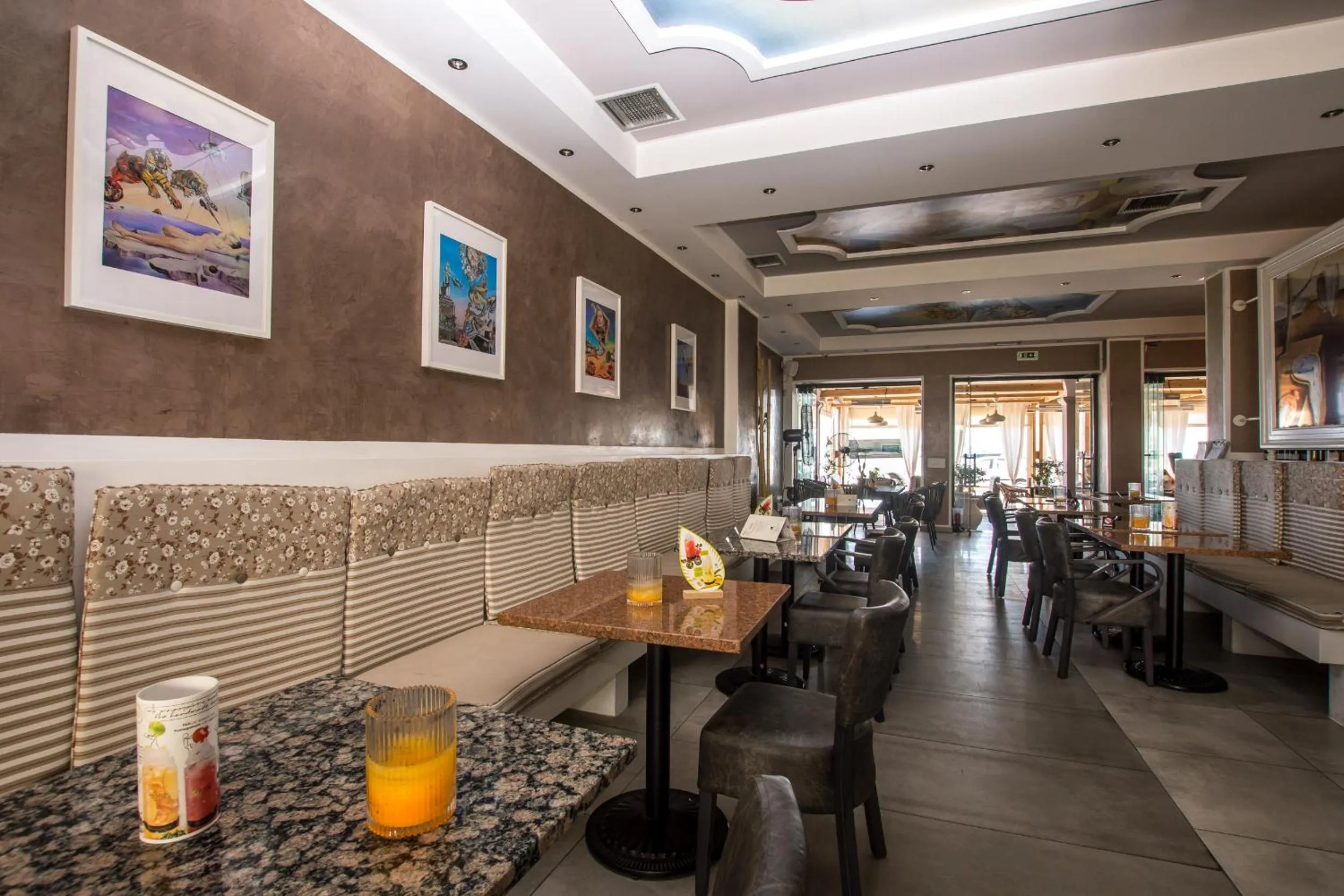 Restaurant/places to eat in Dali