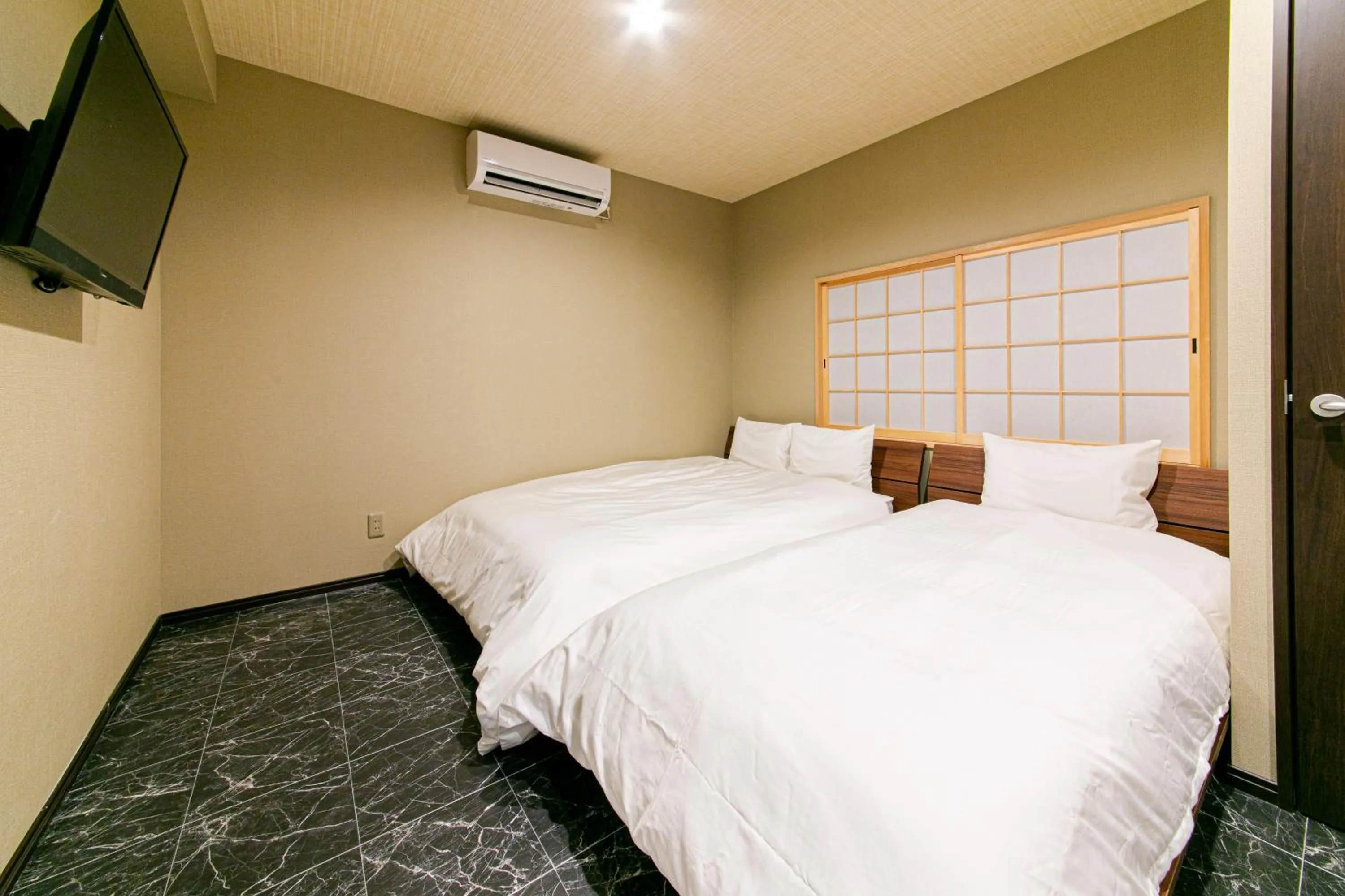 Photo of the whole room, Bed in Wa no Kaede