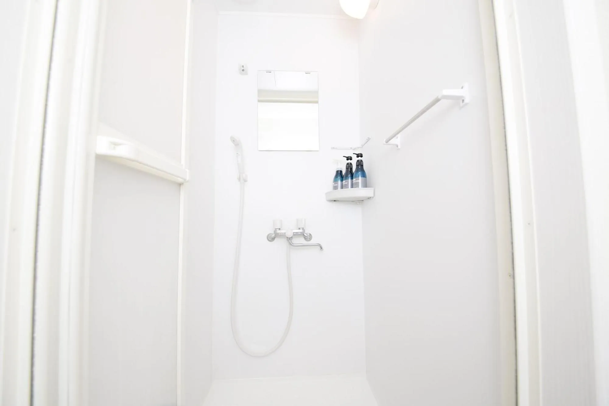 Shower in Wa no Kaede