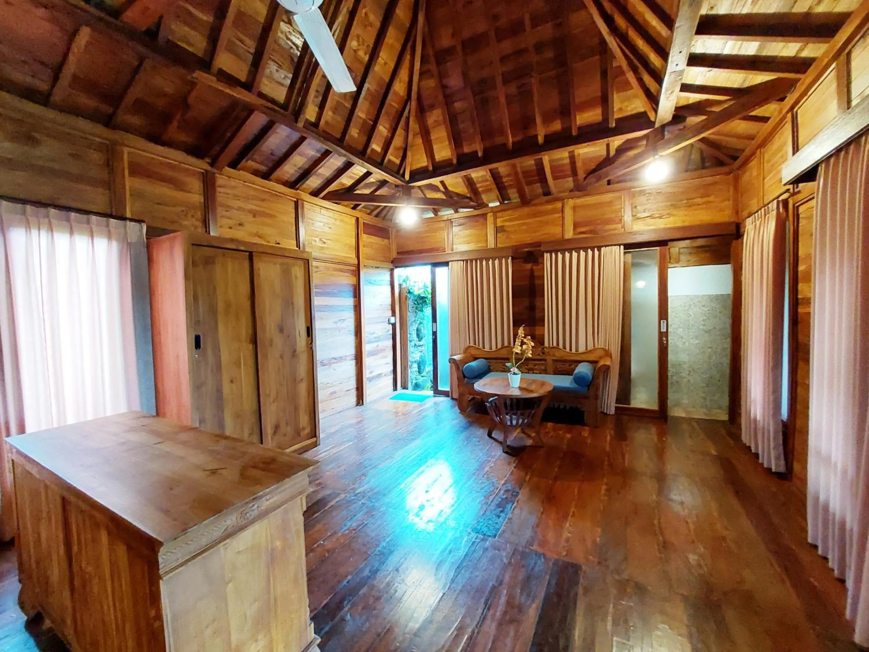 Living room in Shivananda Antique Villas by EPS