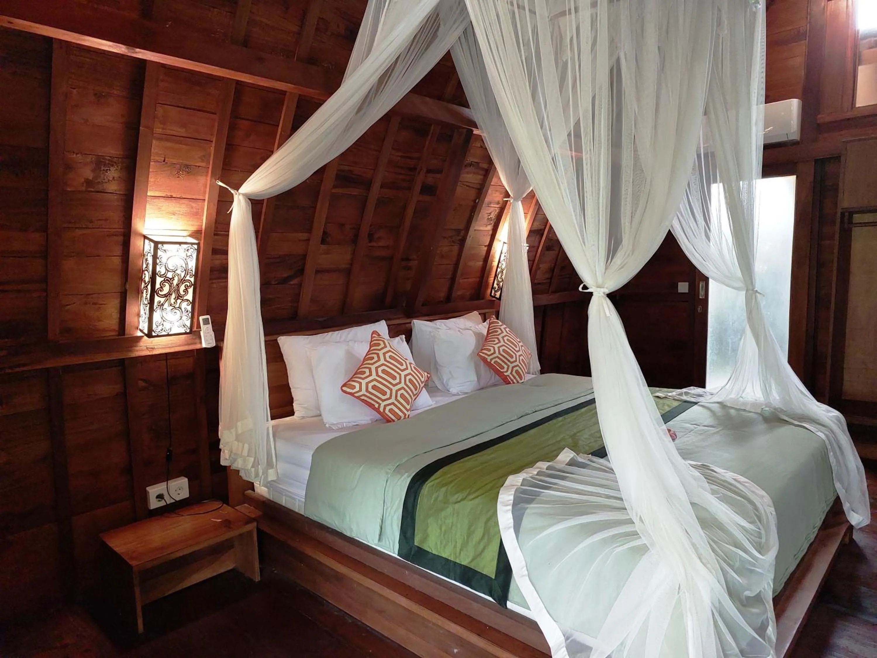 Bed in Shivananda Antique Villas by EPS