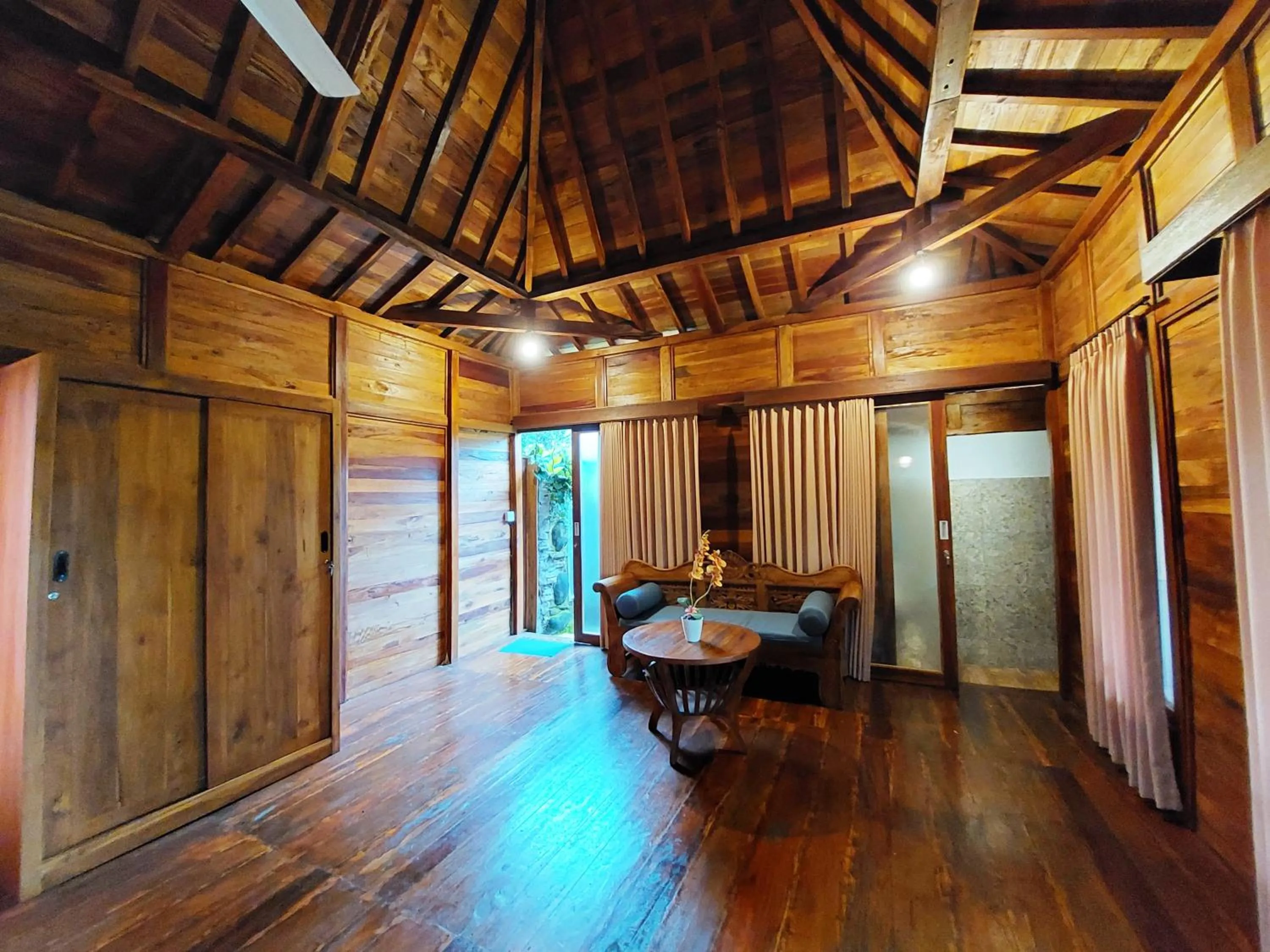 Living room in Shivananda Antique Villas by EPS