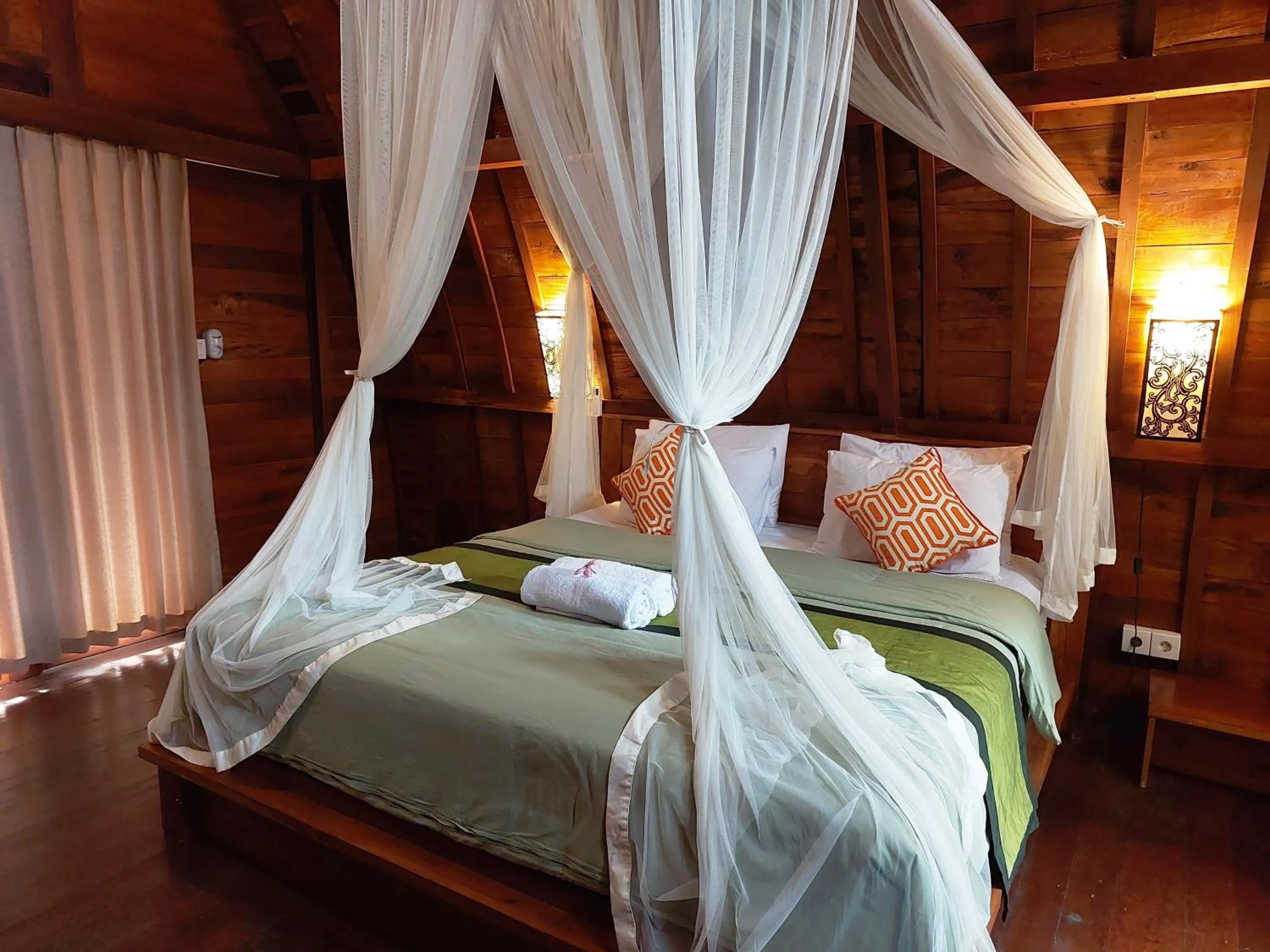 Bed in Shivananda Antique Villas by EPS