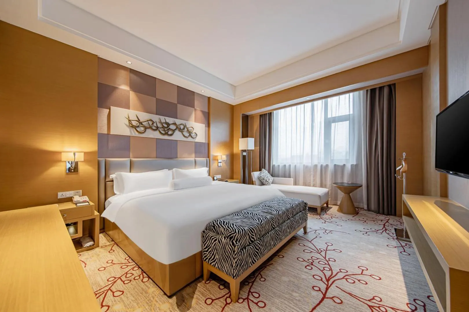 Photo of the whole room, Bed in Movenpick Hotel Enshi