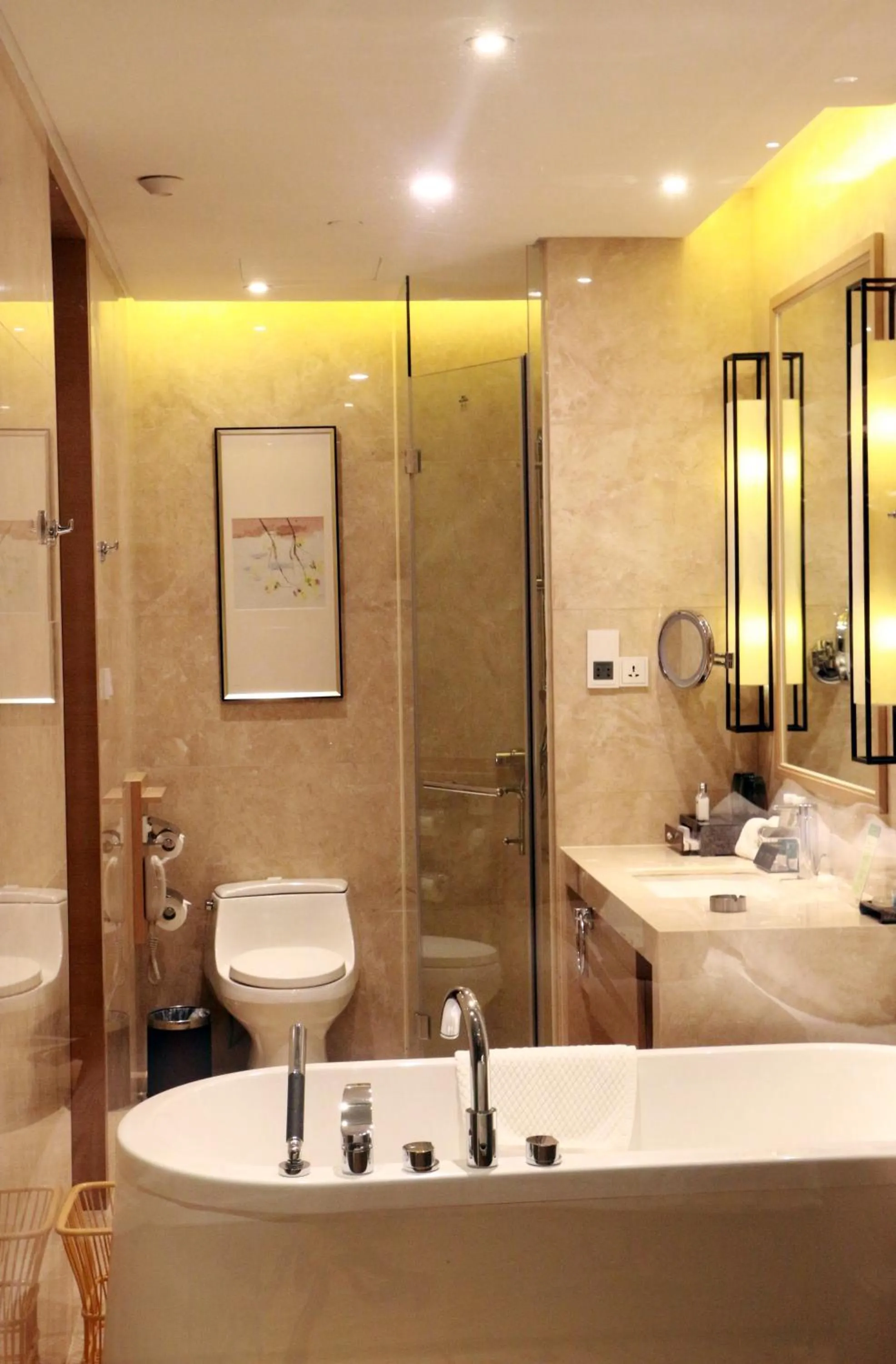 Shower in Movenpick Hotel Enshi