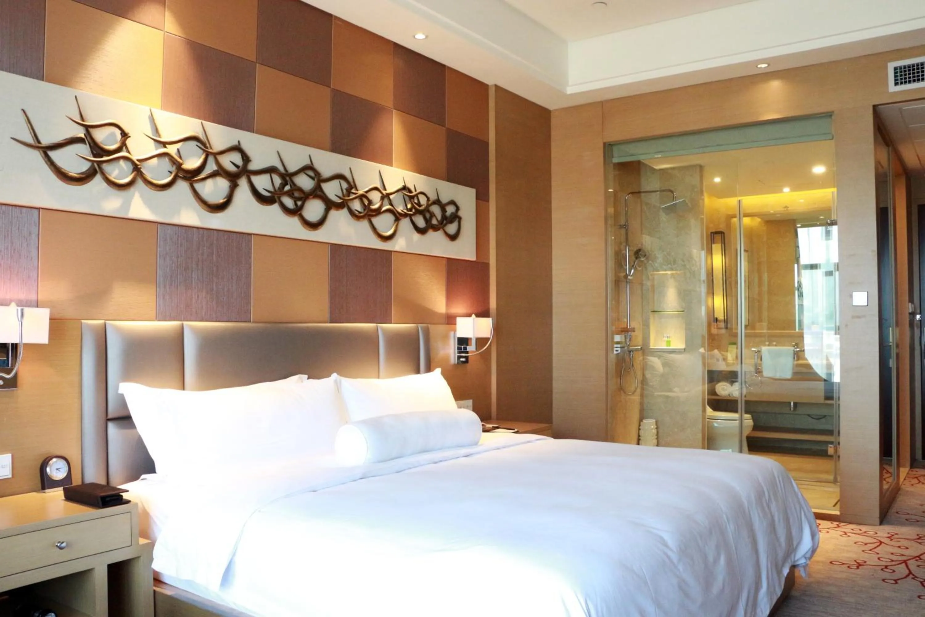 Photo of the whole room, Bed in Movenpick Hotel Enshi