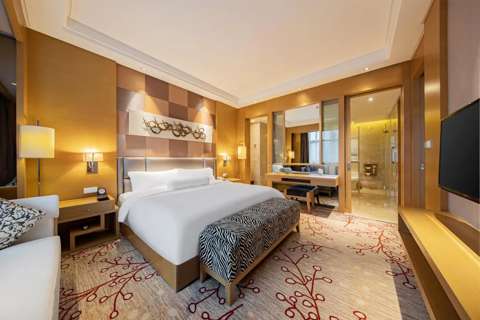 Bed in Movenpick Hotel Enshi