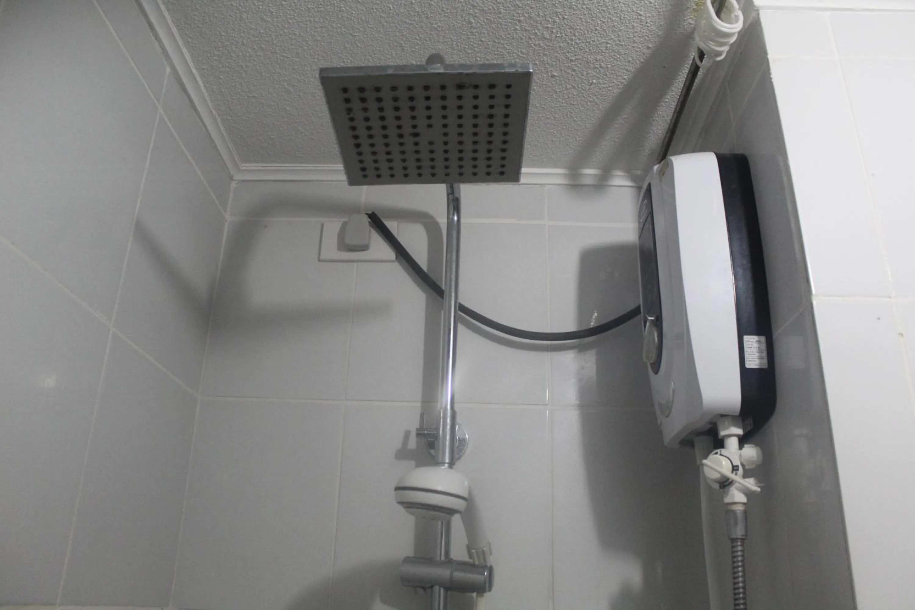 ONE OASIS B1 back of SM MALL, Free Pool Wifi