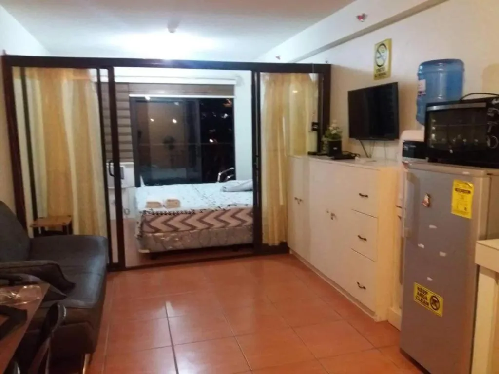 Bed in ONE OASIS B1 back of SM MALL, Free Pool Wifi