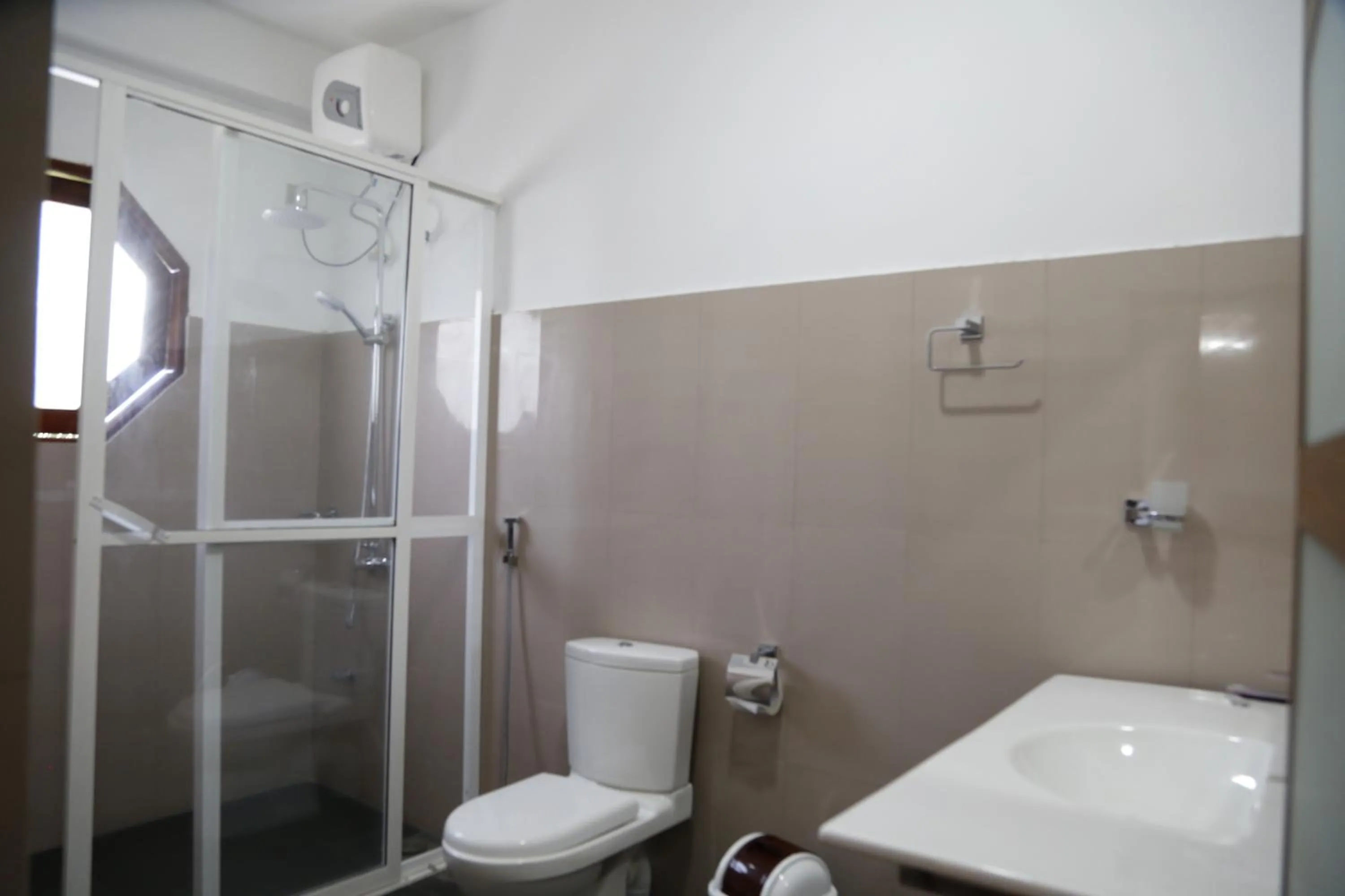 Shower in Ananthi HOTELS