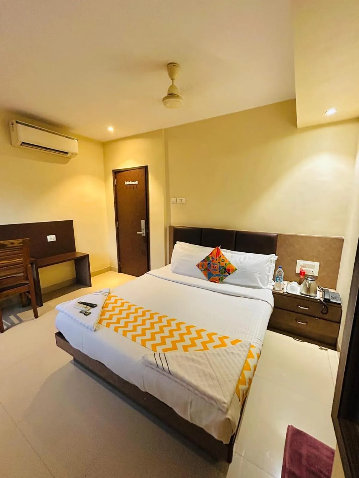 Bedroom, Bed in Hotel West Inn-Near Mumbai International Airport