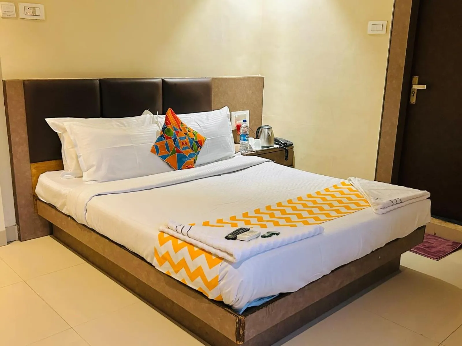Bedroom, Bed in Hotel West Inn-Near Mumbai International Airport