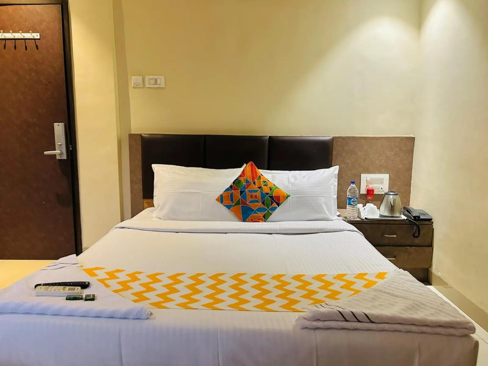 Bedroom, Bed in Hotel West Inn-Near Mumbai International Airport