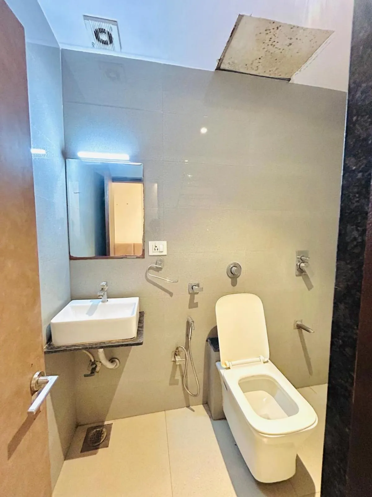 Bathroom in Hotel West Inn-Near Mumbai International Airport