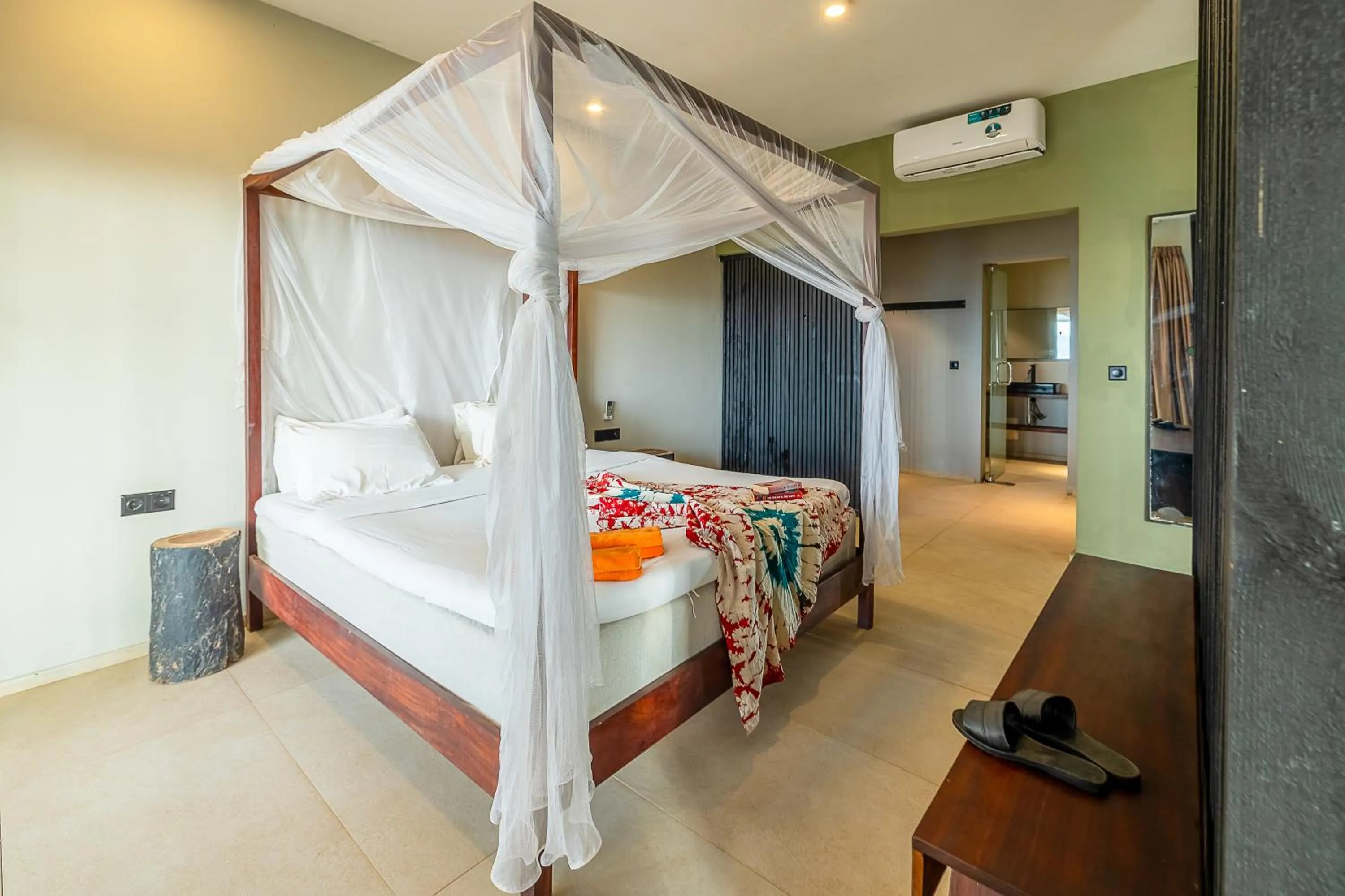 Property building, Bed in Kalimba Beach Resort