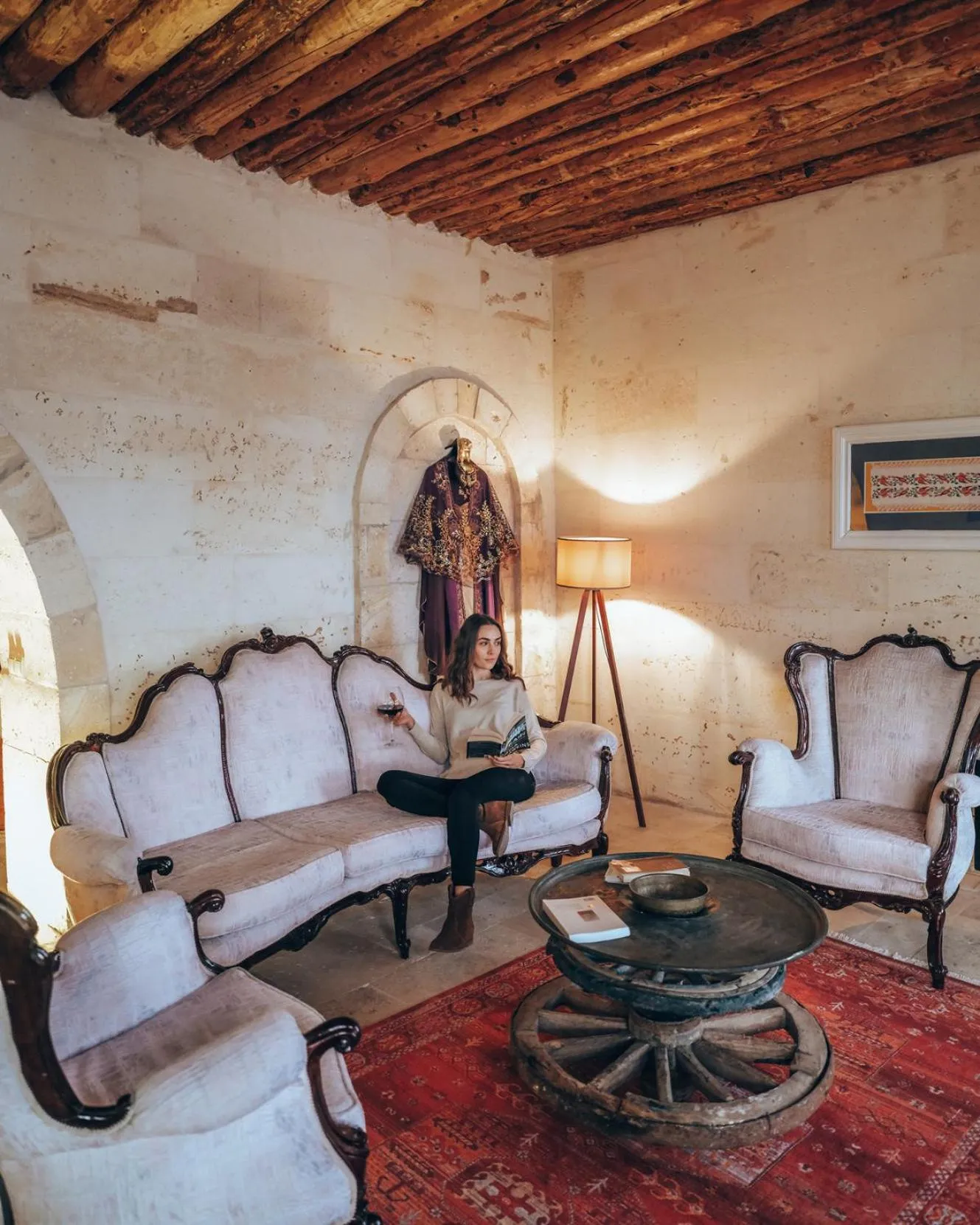 Kalsedon Cave Suites