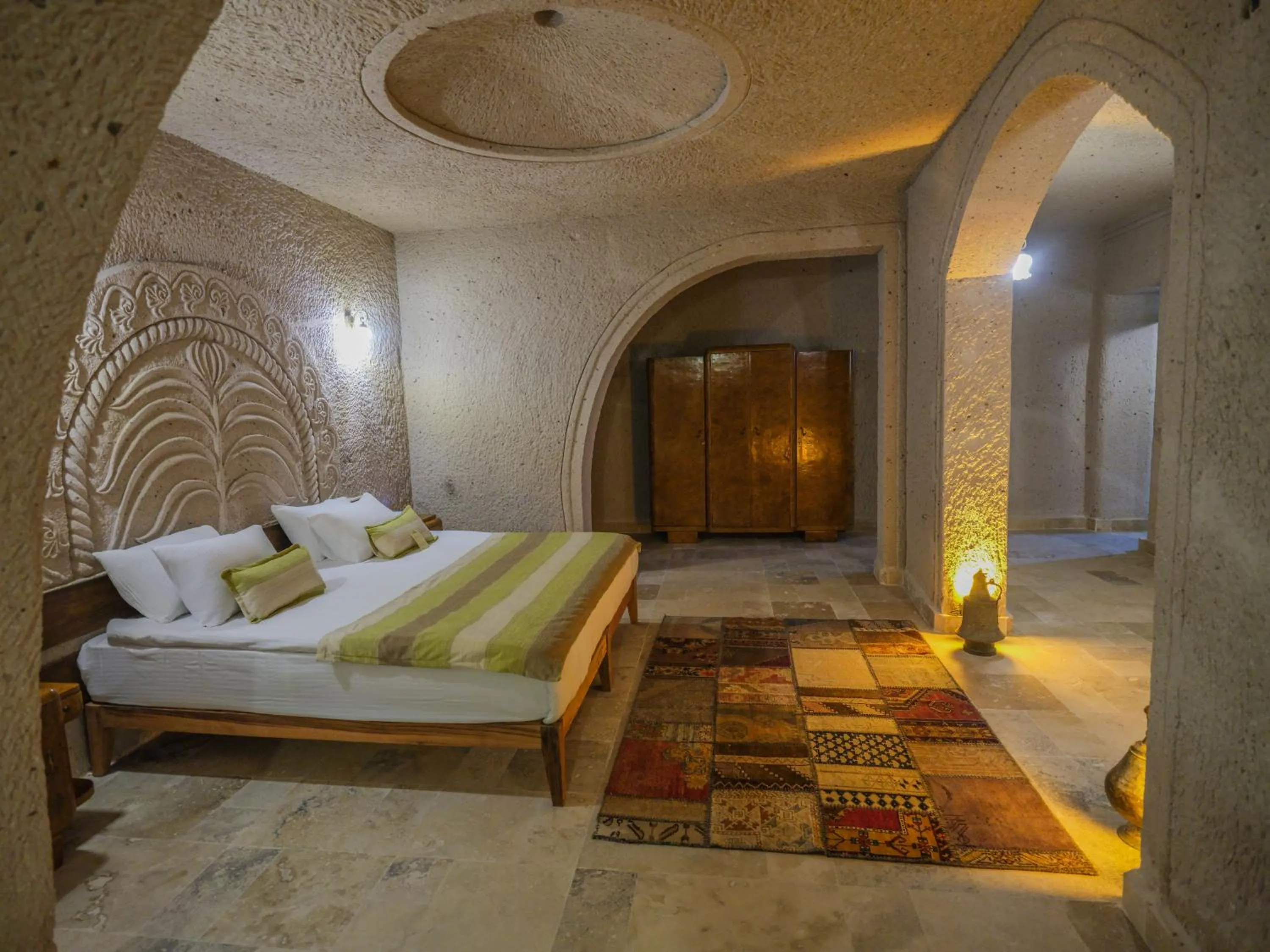Kalsedon Cave Suites