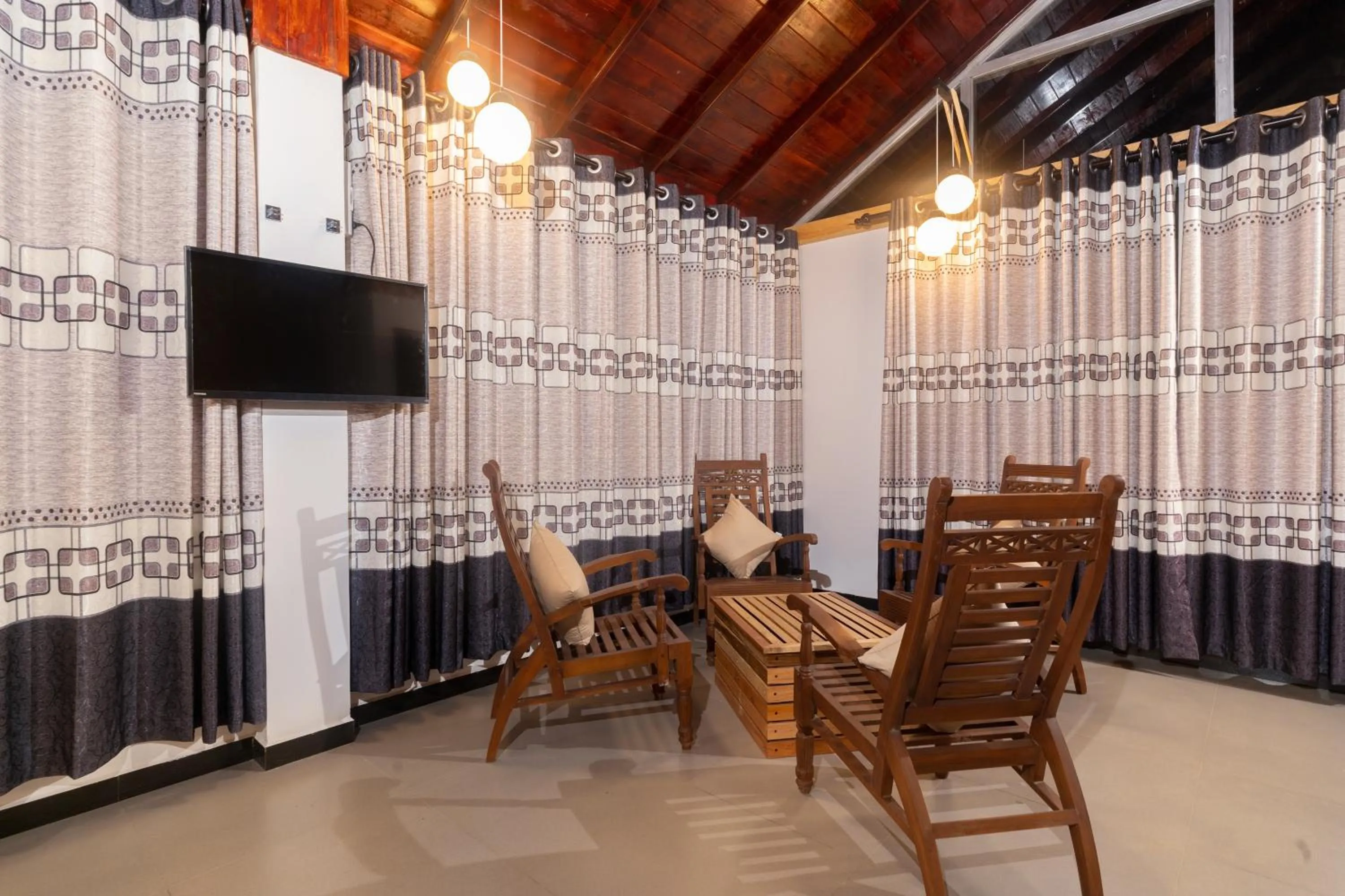 TV and multimedia in 3 Arch Resort Ella