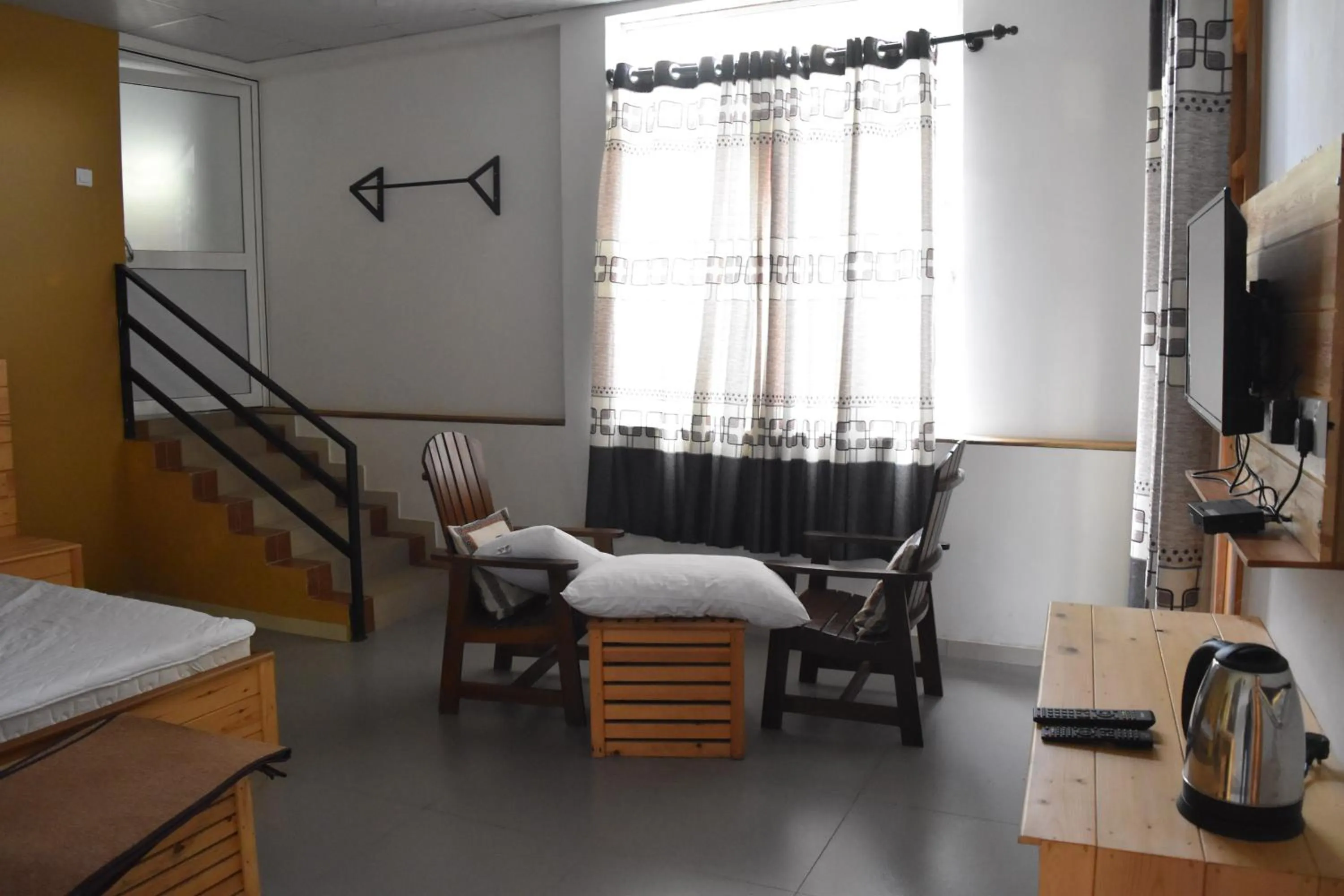 Seating area in 3 Arch Resort Ella