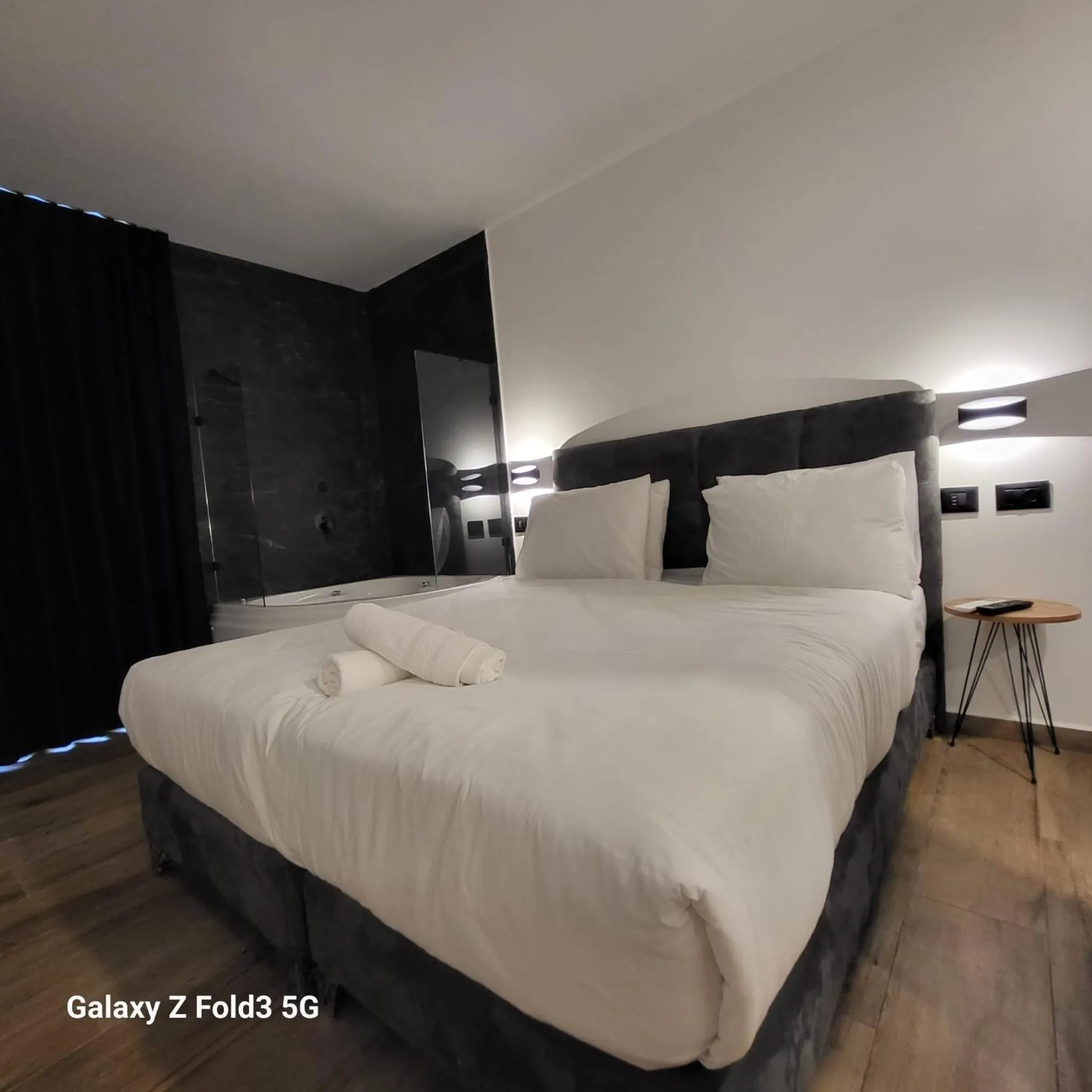 Bed in Selfie's Boutique Hotel