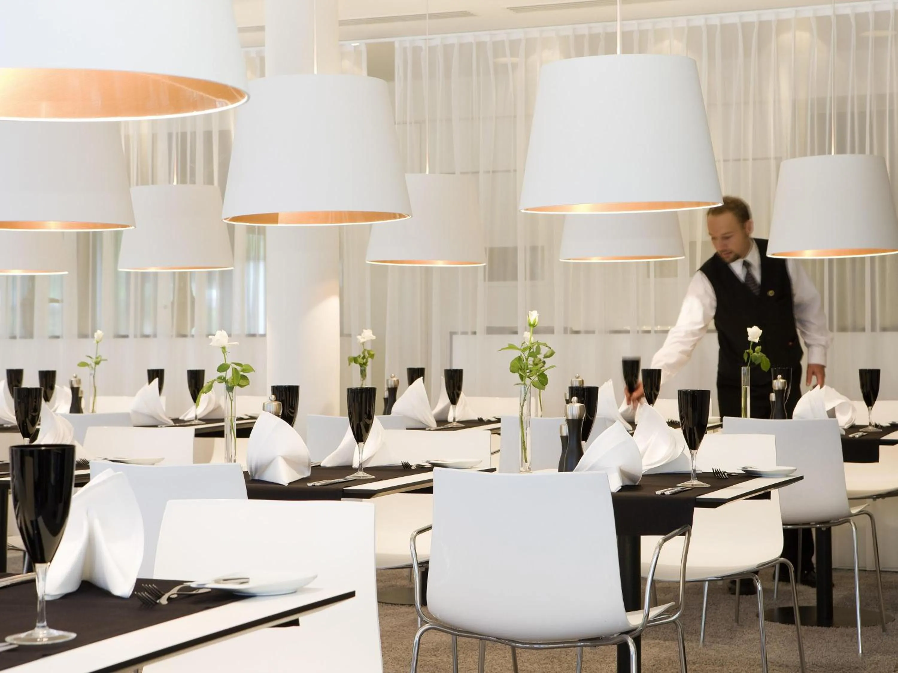 Restaurant/places to eat in Congress Hotel Mercure Nürnberg an der Messe