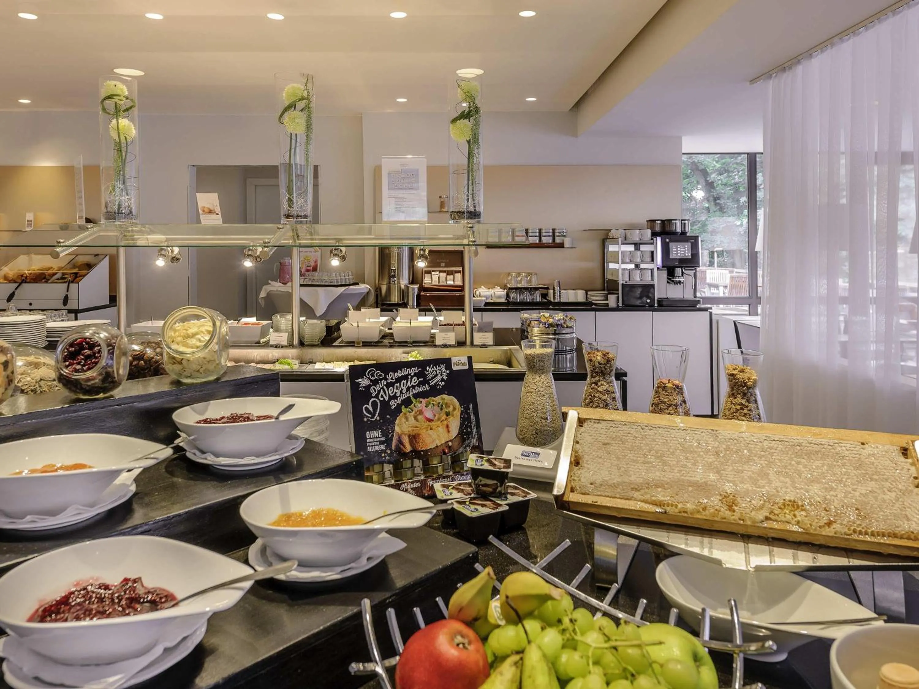 Breakfast in Congress Hotel Mercure Nürnberg an der Messe