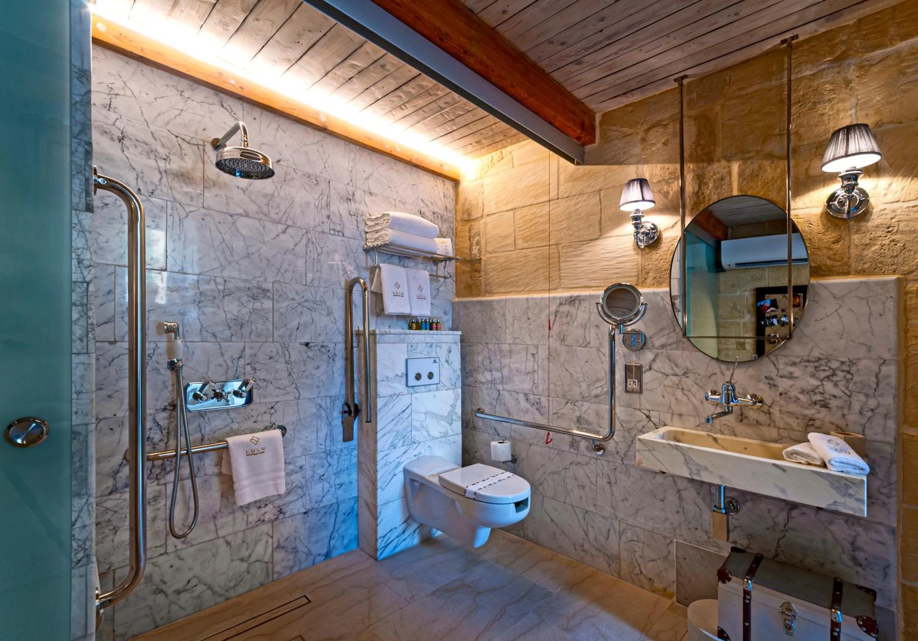 Bathroom in Lulu Boutique Hotel