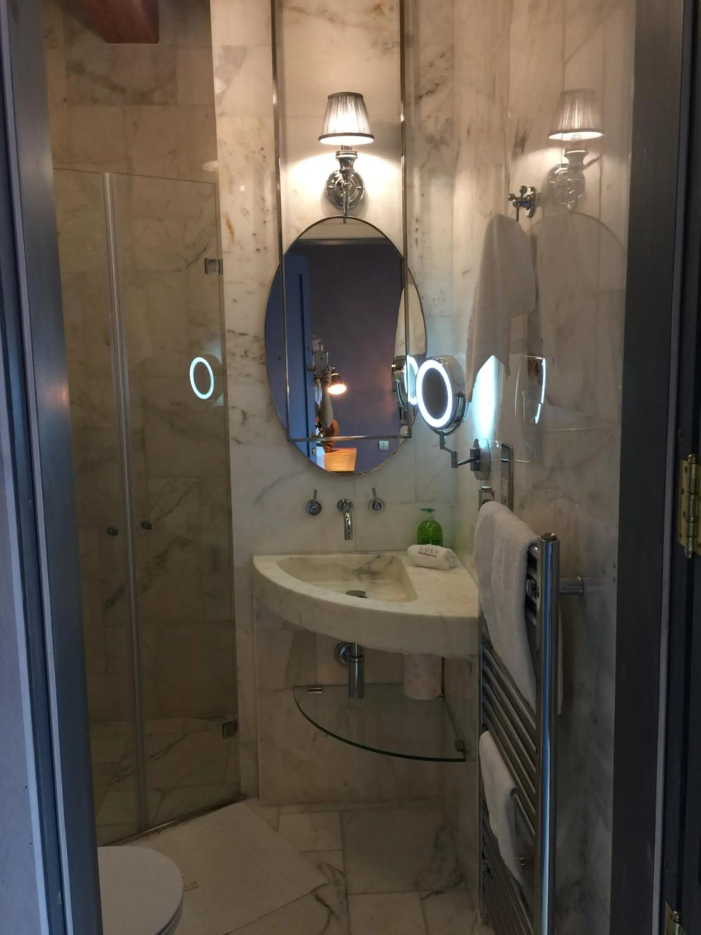 Bathroom in Lulu Boutique Hotel