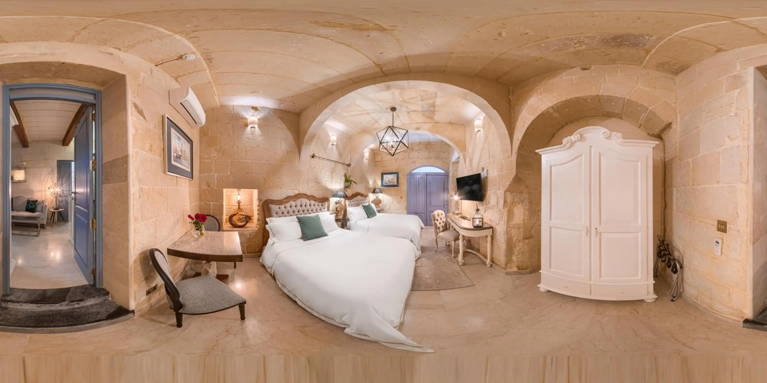 Bedroom, Bed in Lulu Boutique Hotel