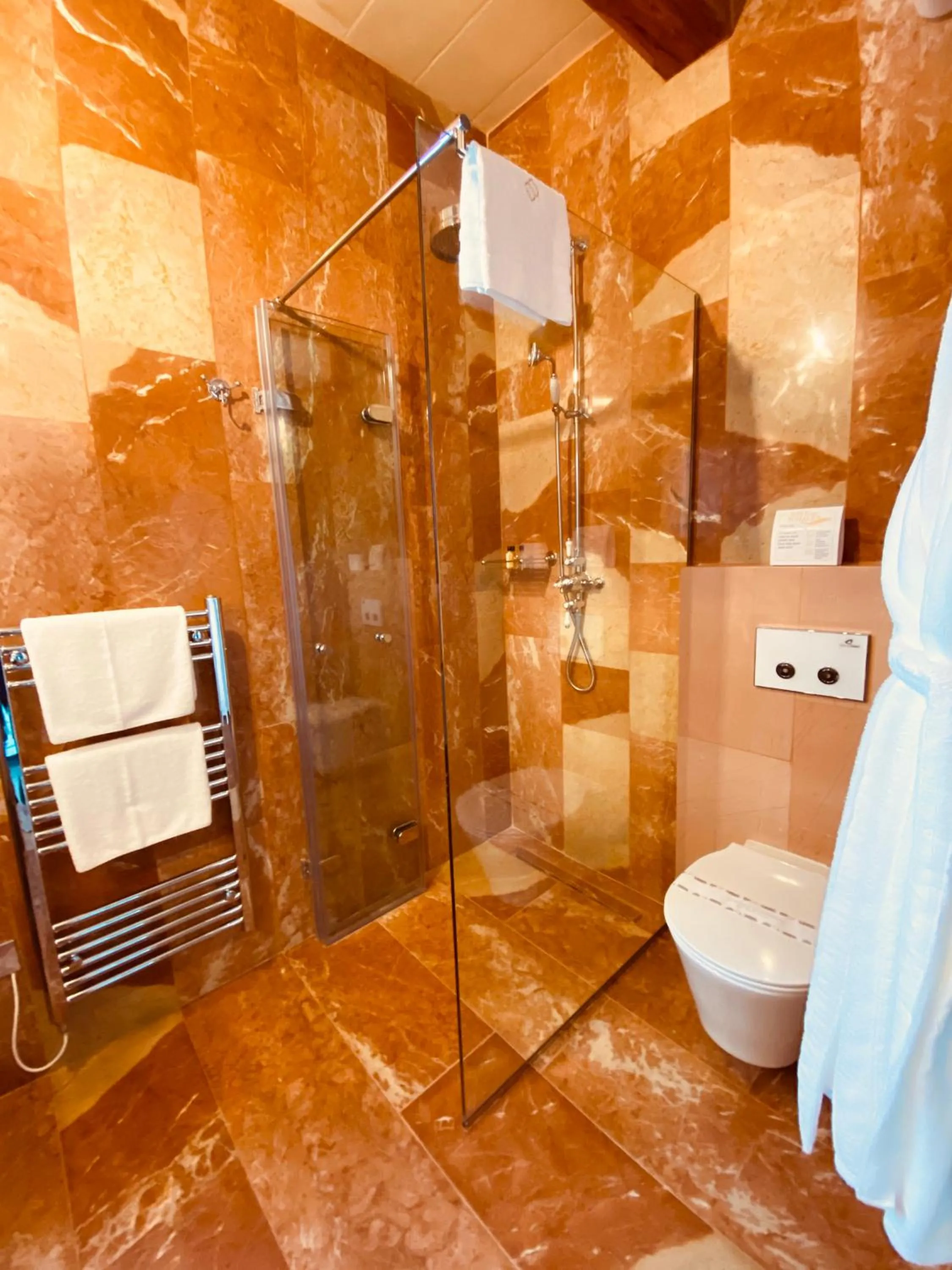 Bathroom in Lulu Boutique Hotel