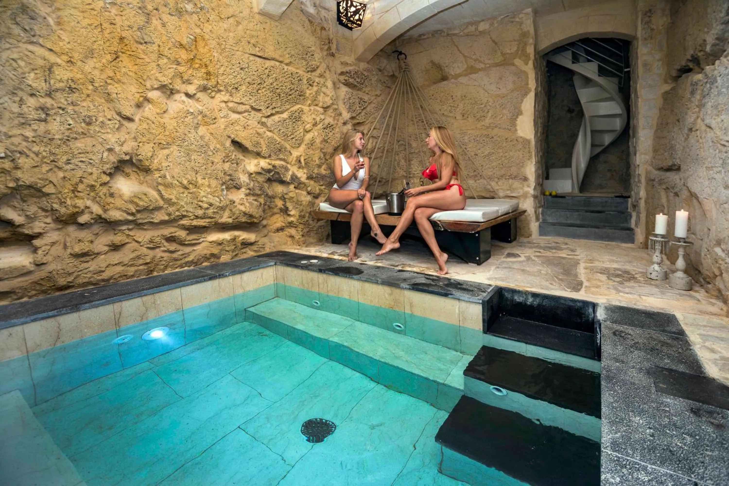 Swimming pool in Lulu Boutique Hotel