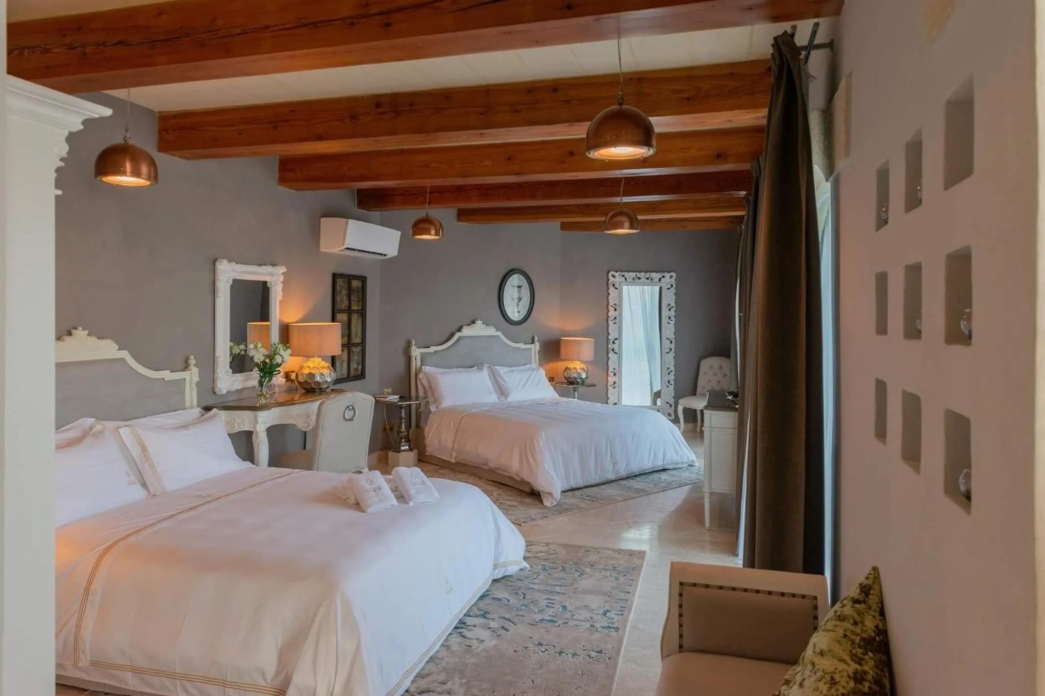 Bedroom, Bed in Lulu Boutique Hotel