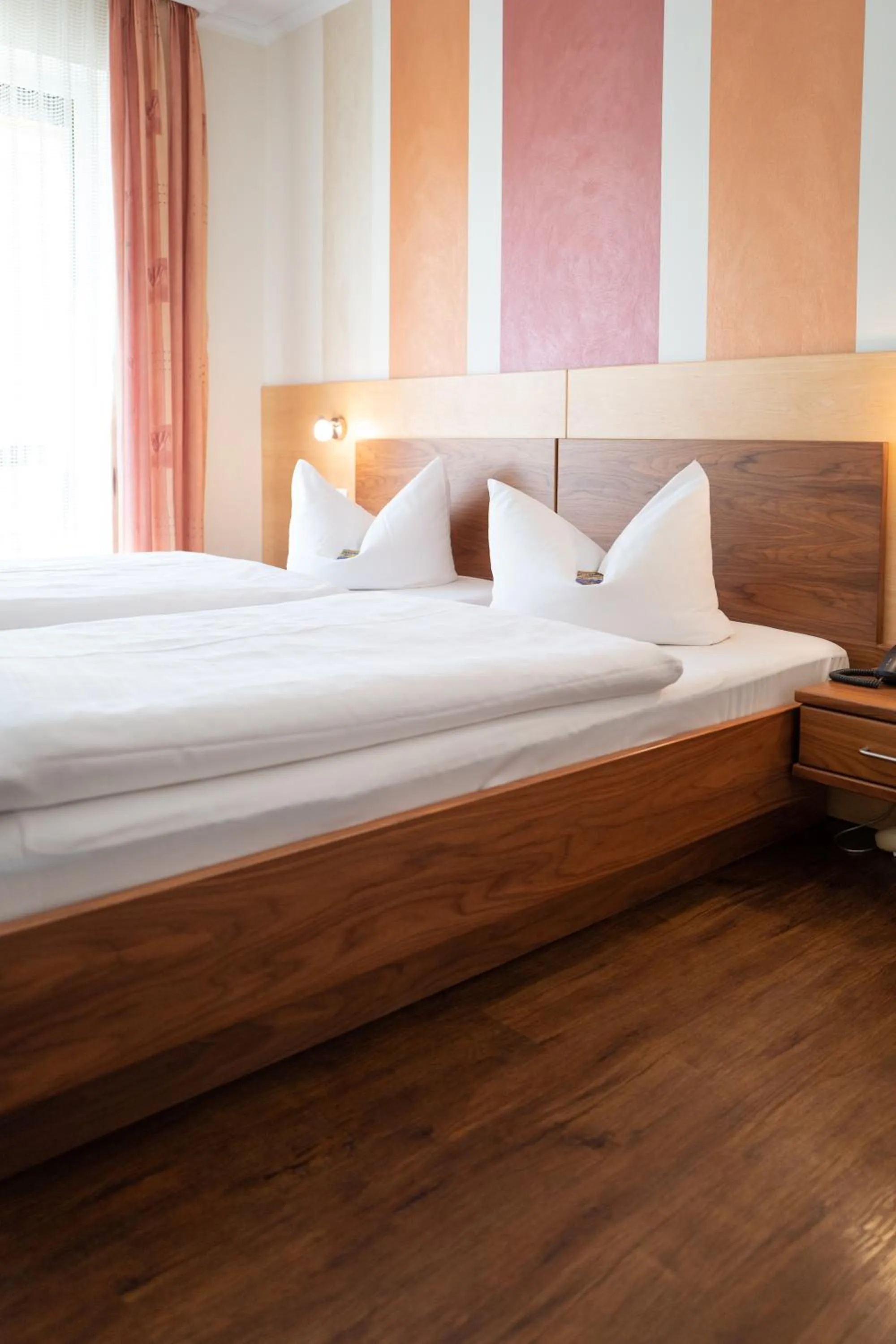 Bed in Hotel Königsteiner Hof