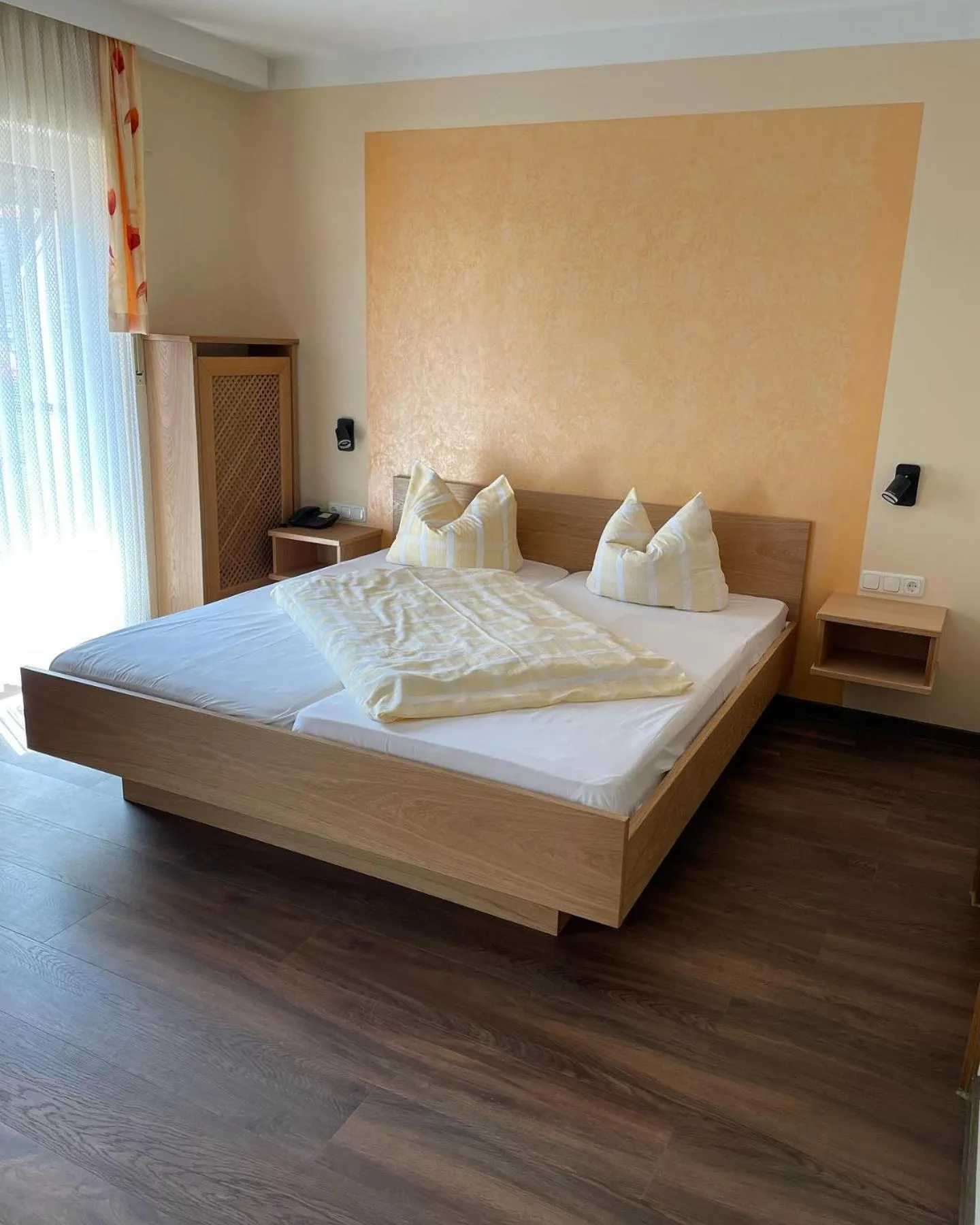 Bed in Hotel Königsteiner Hof