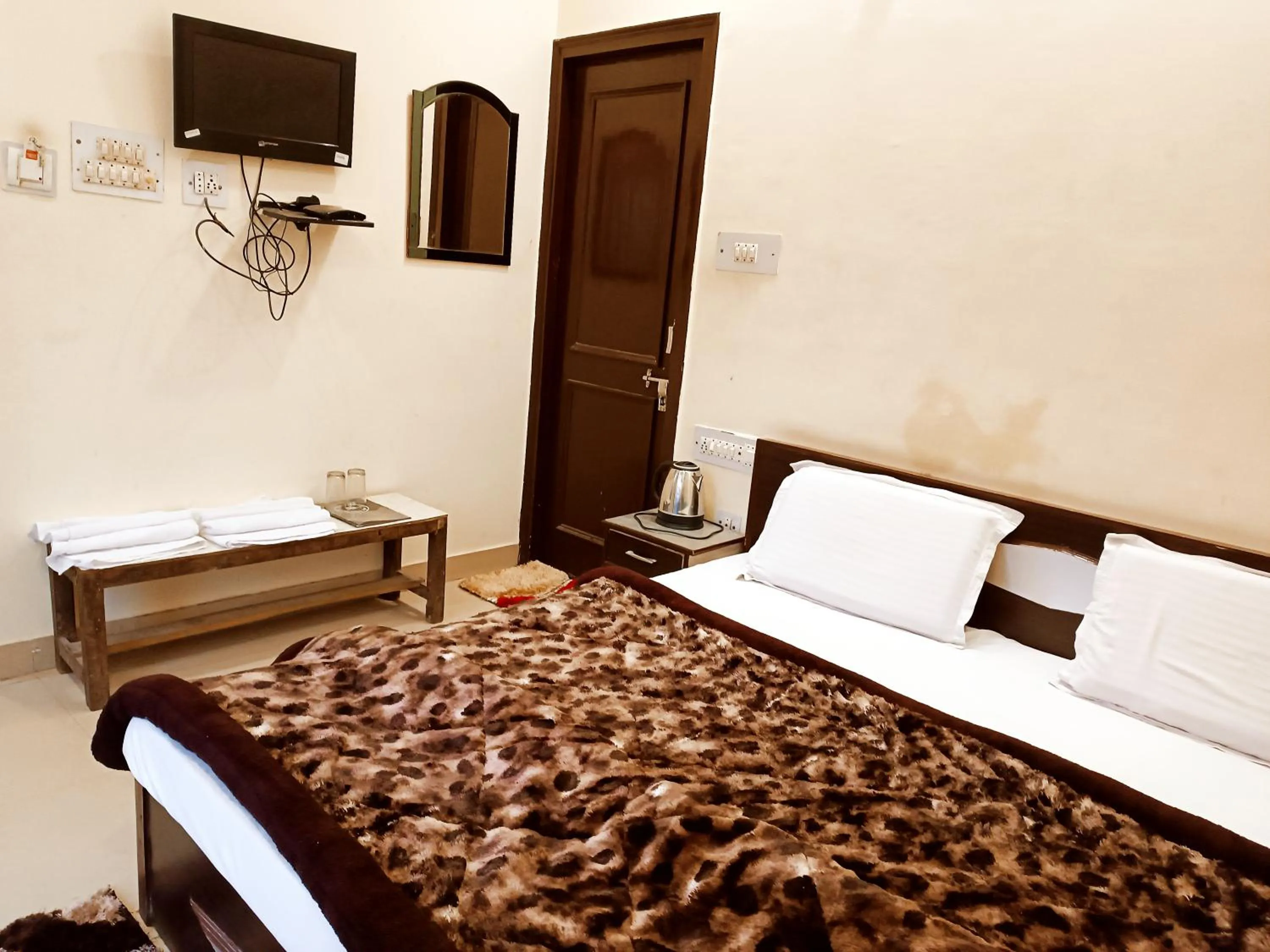 Photo of the whole room, Bed in Hotel Orange Classic