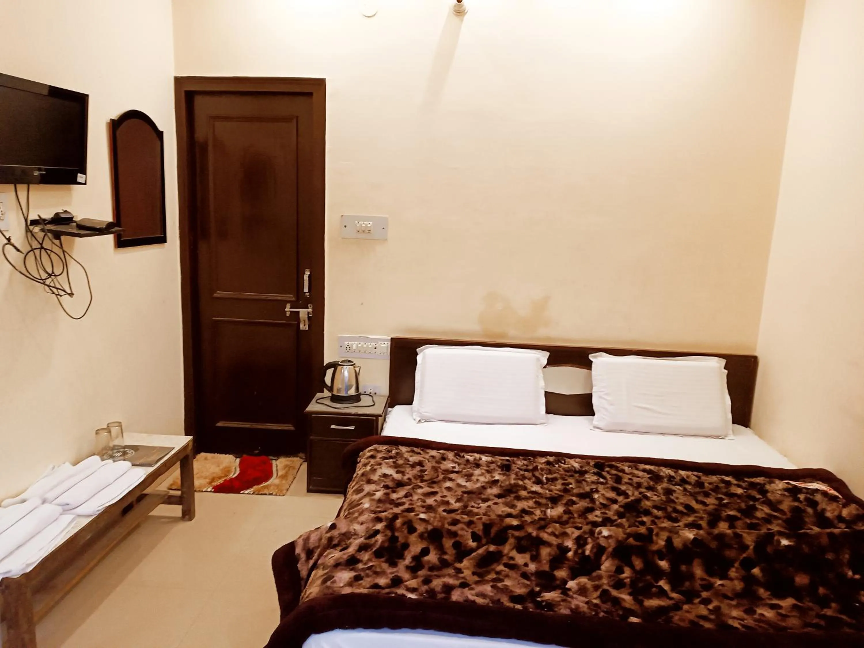 Photo of the whole room, Bed in Hotel Orange Classic