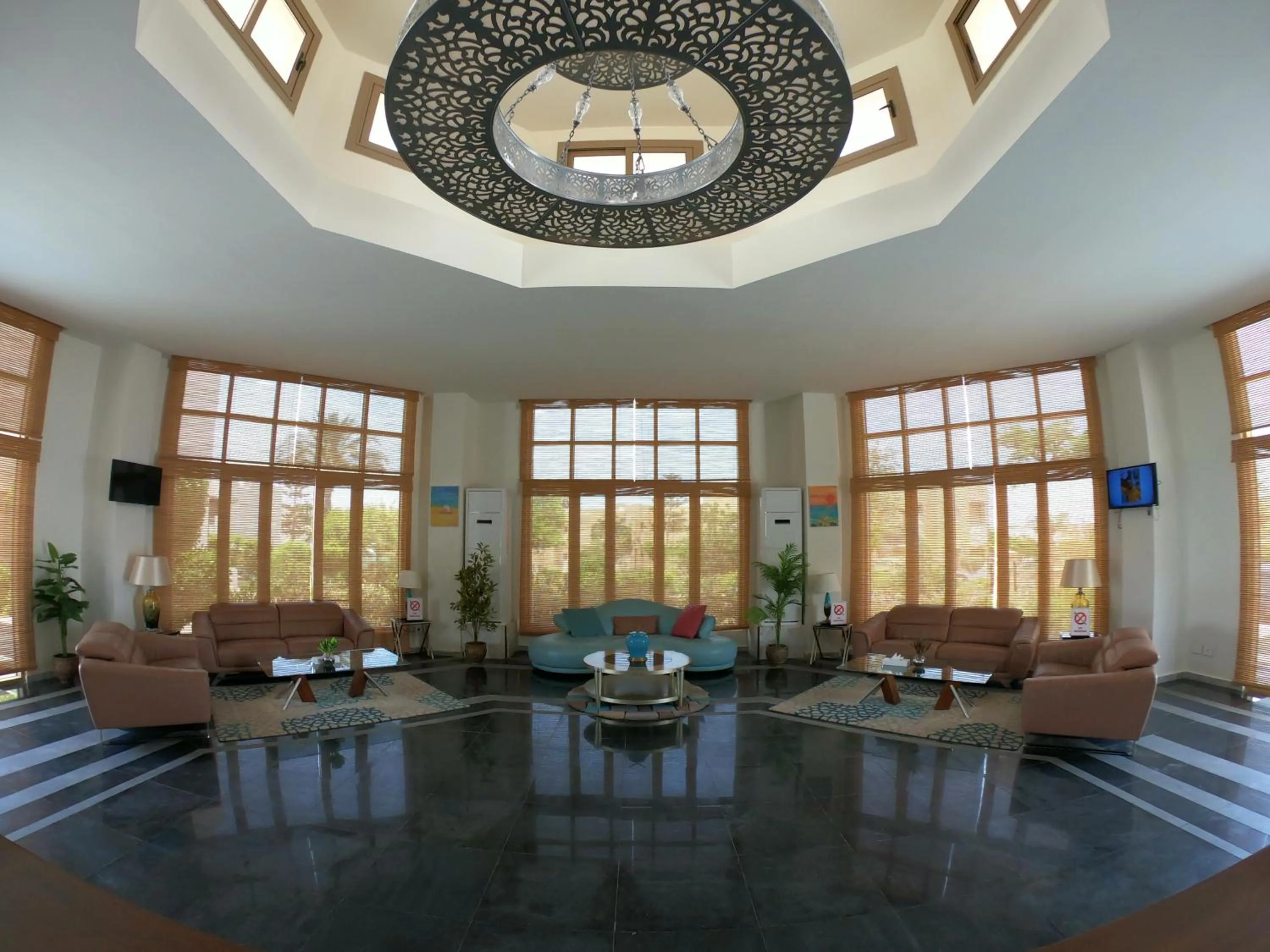 Lobby or reception in Green Leaves Hotel