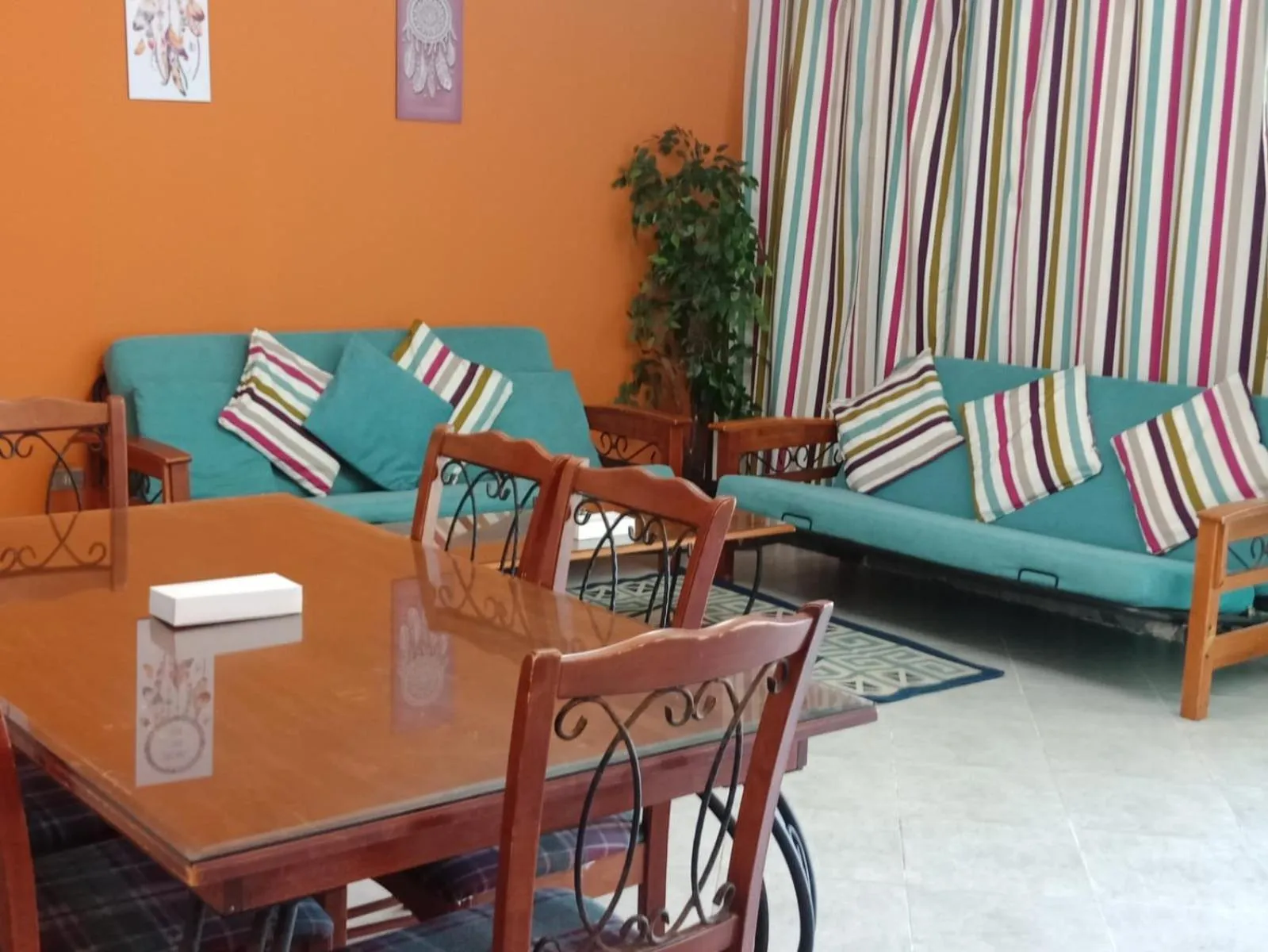 Living room in Green Leaves Hotel