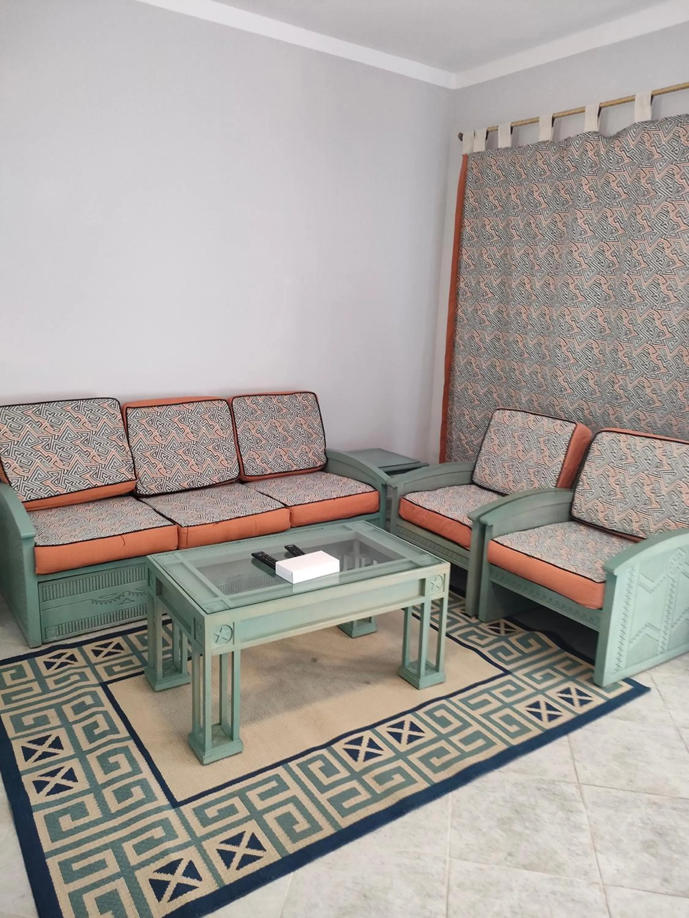 Living room in Green Leaves Hotel