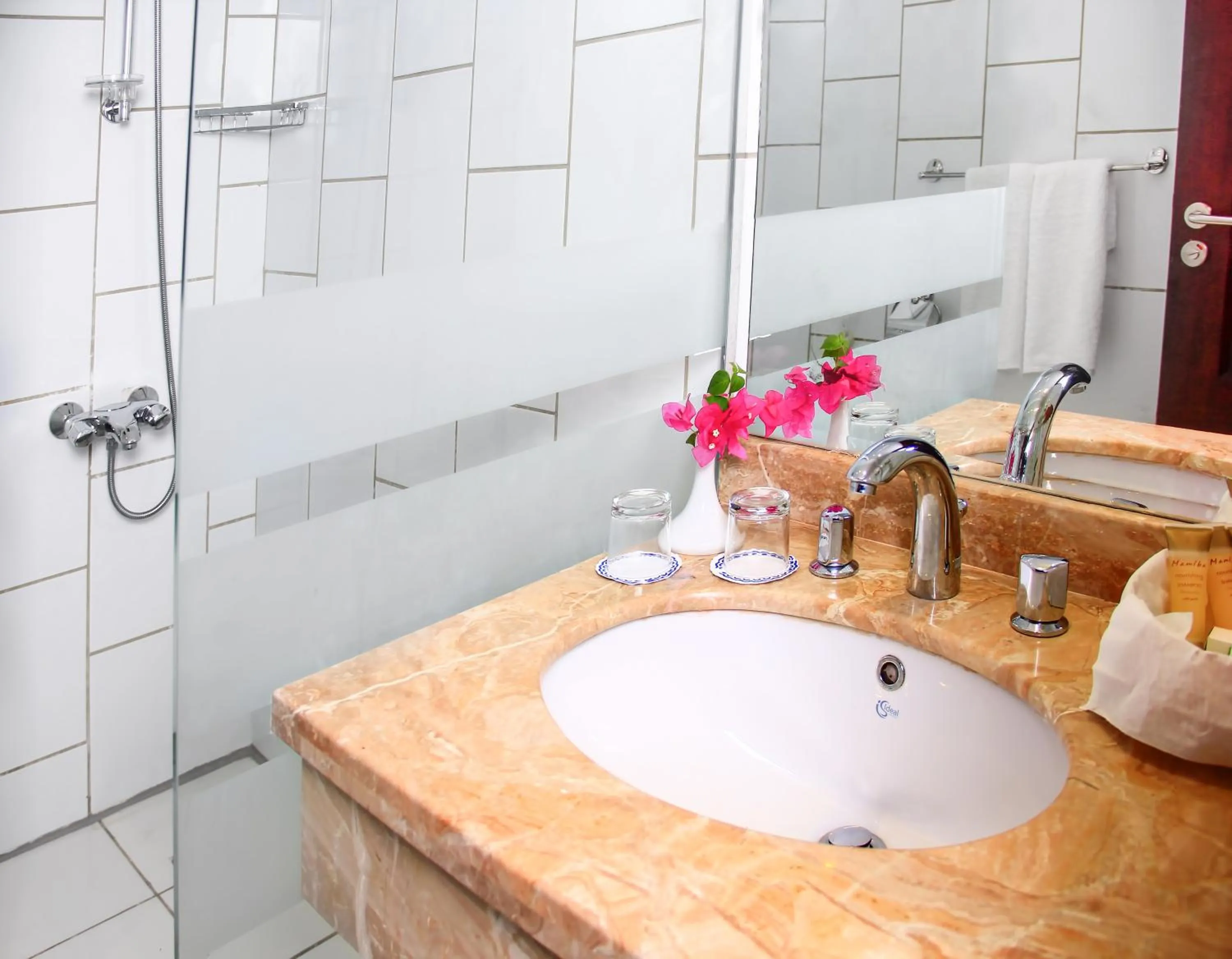 Toilet in Green Leaves Hotel