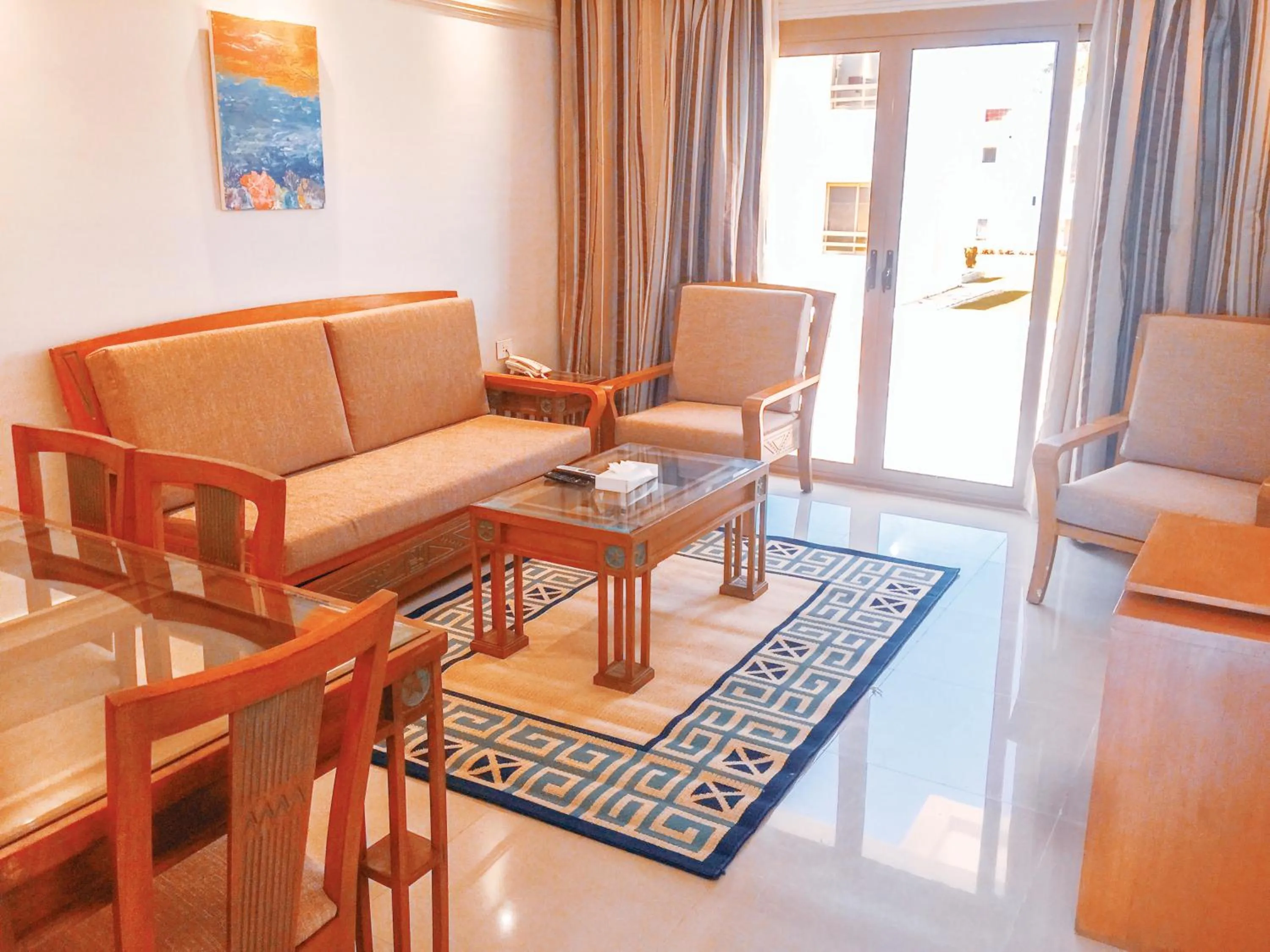 Living room in Green Leaves Hotel