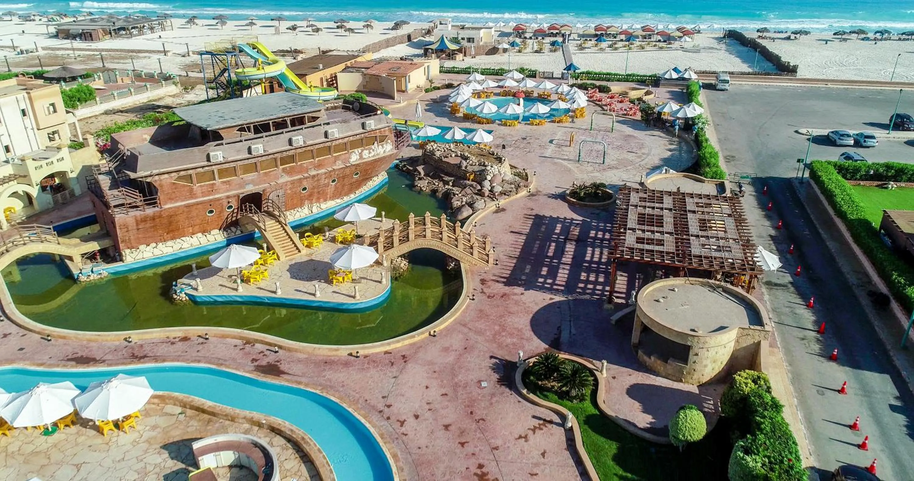 Beach in Green Leaves Hotel