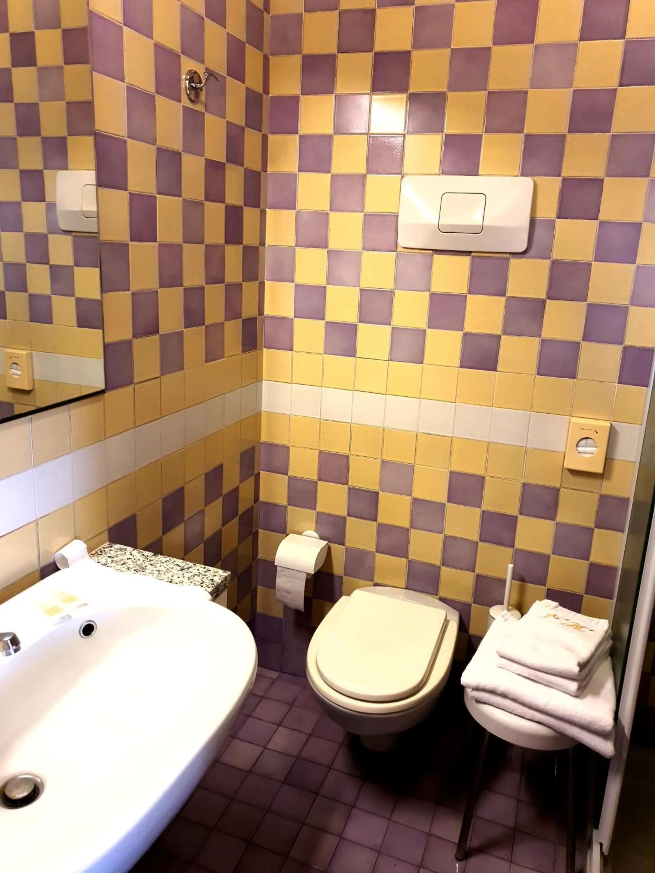 Bathroom in Hotel Antares