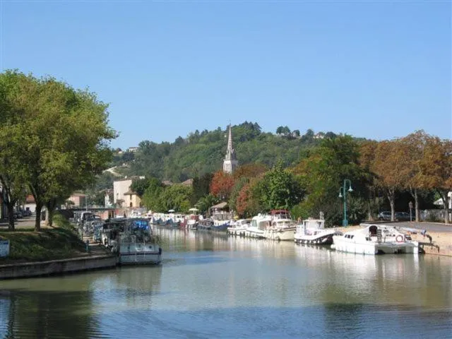 Natural landscape in L'OUSTAL D'ADELE proche Canal du Midi et Moissac