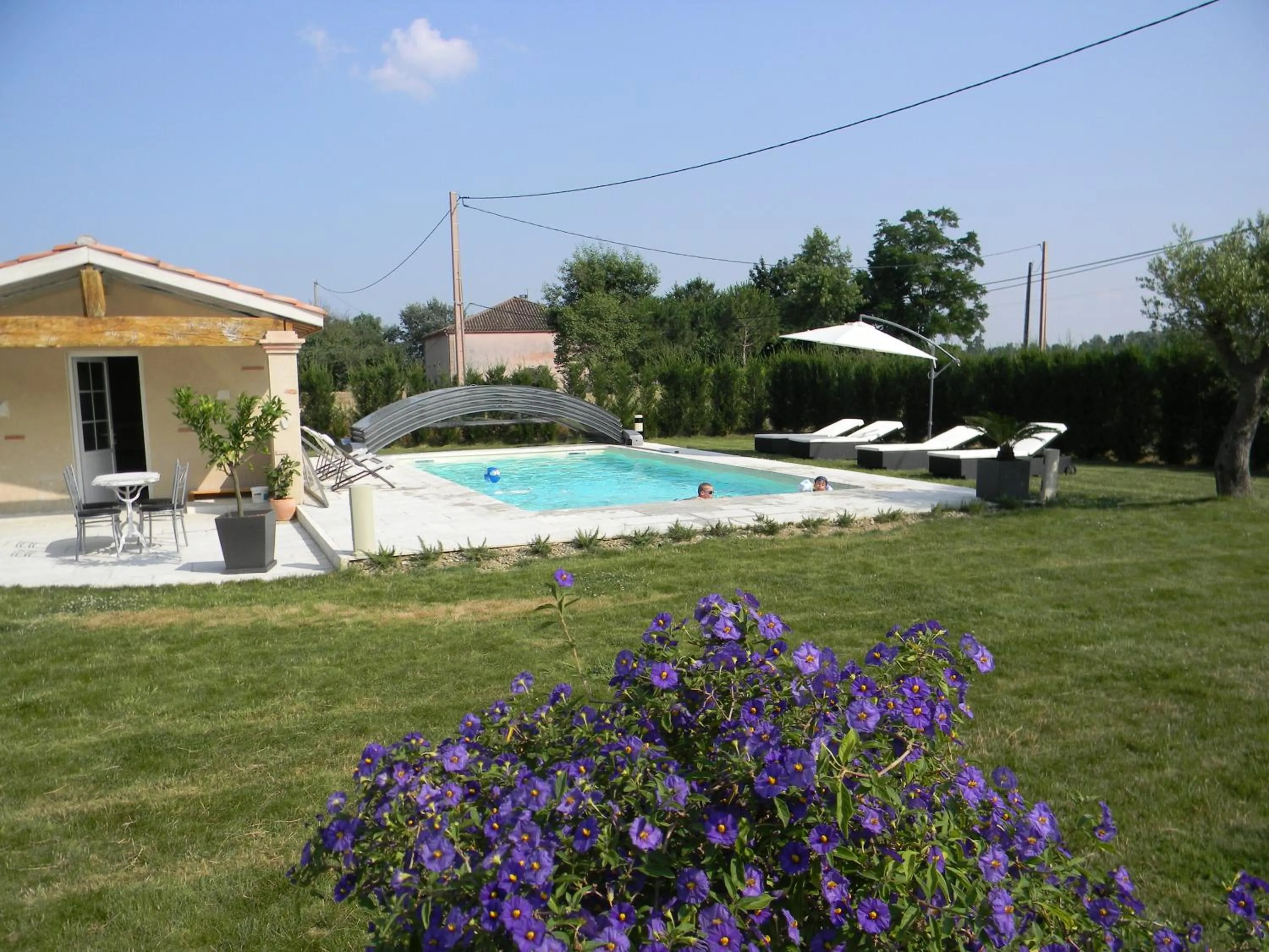 Swimming pool in L'OUSTAL D'ADELE proche Canal du Midi et Moissac