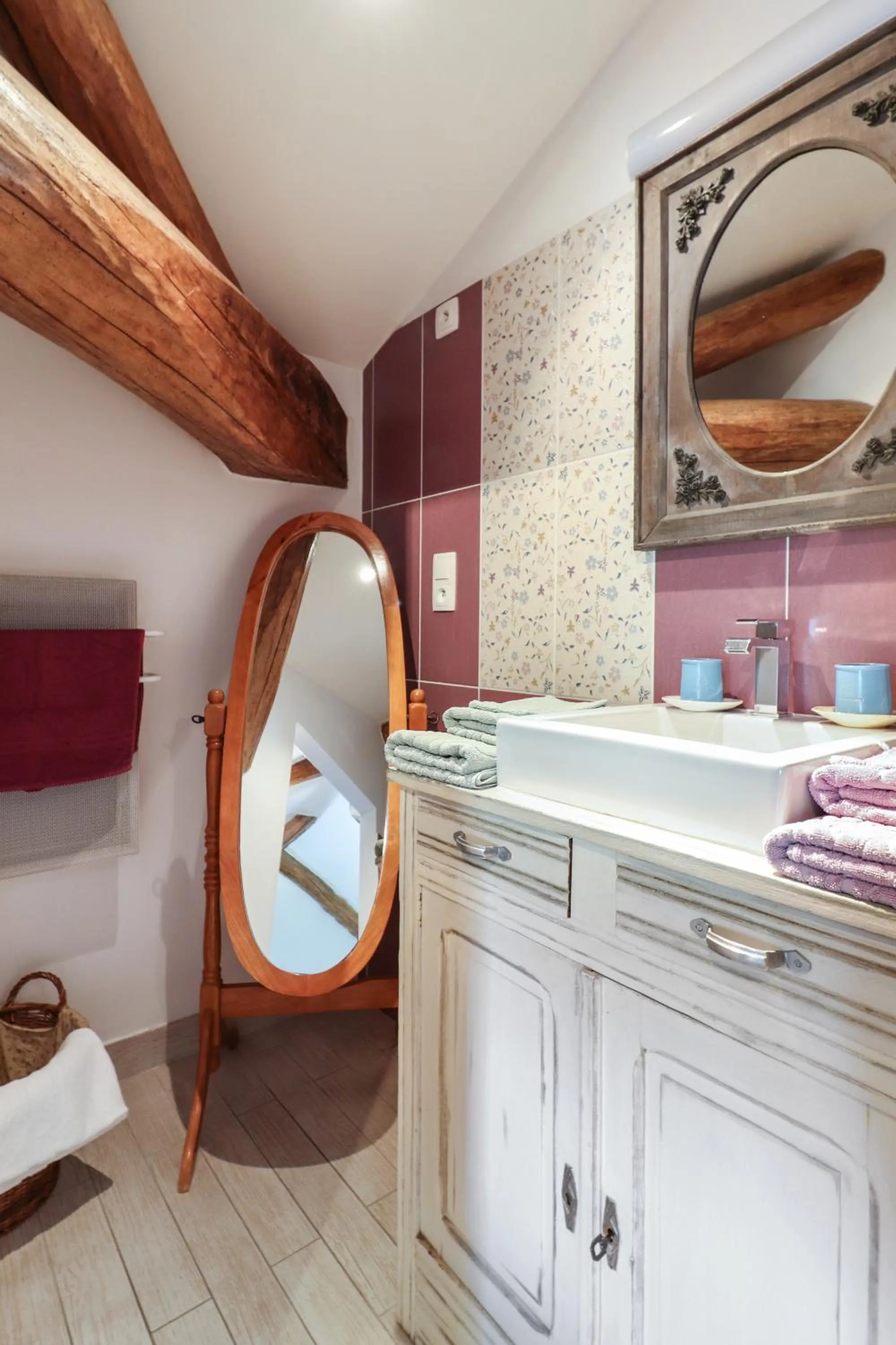 Bathroom in L'OUSTAL D'ADELE proche Canal du Midi et Moissac