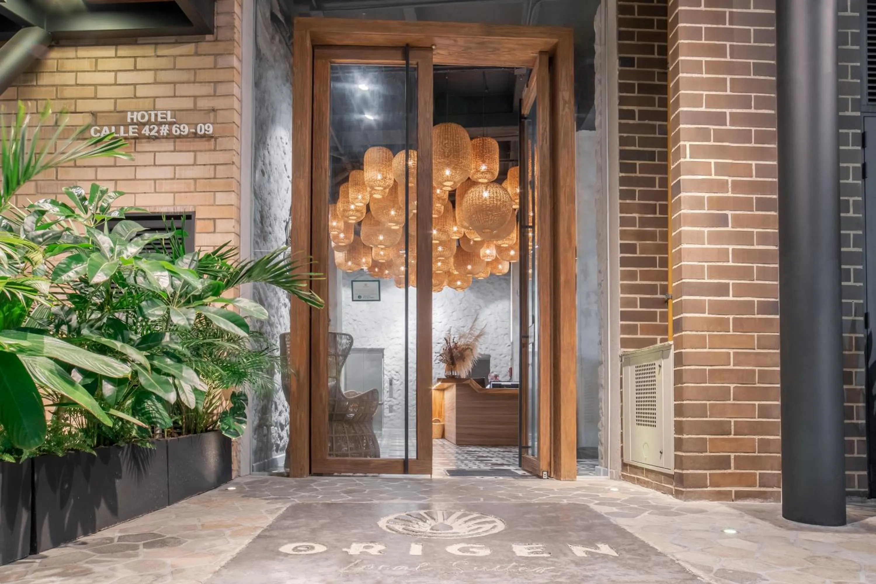 Facade/entrance in Origen Local Suites